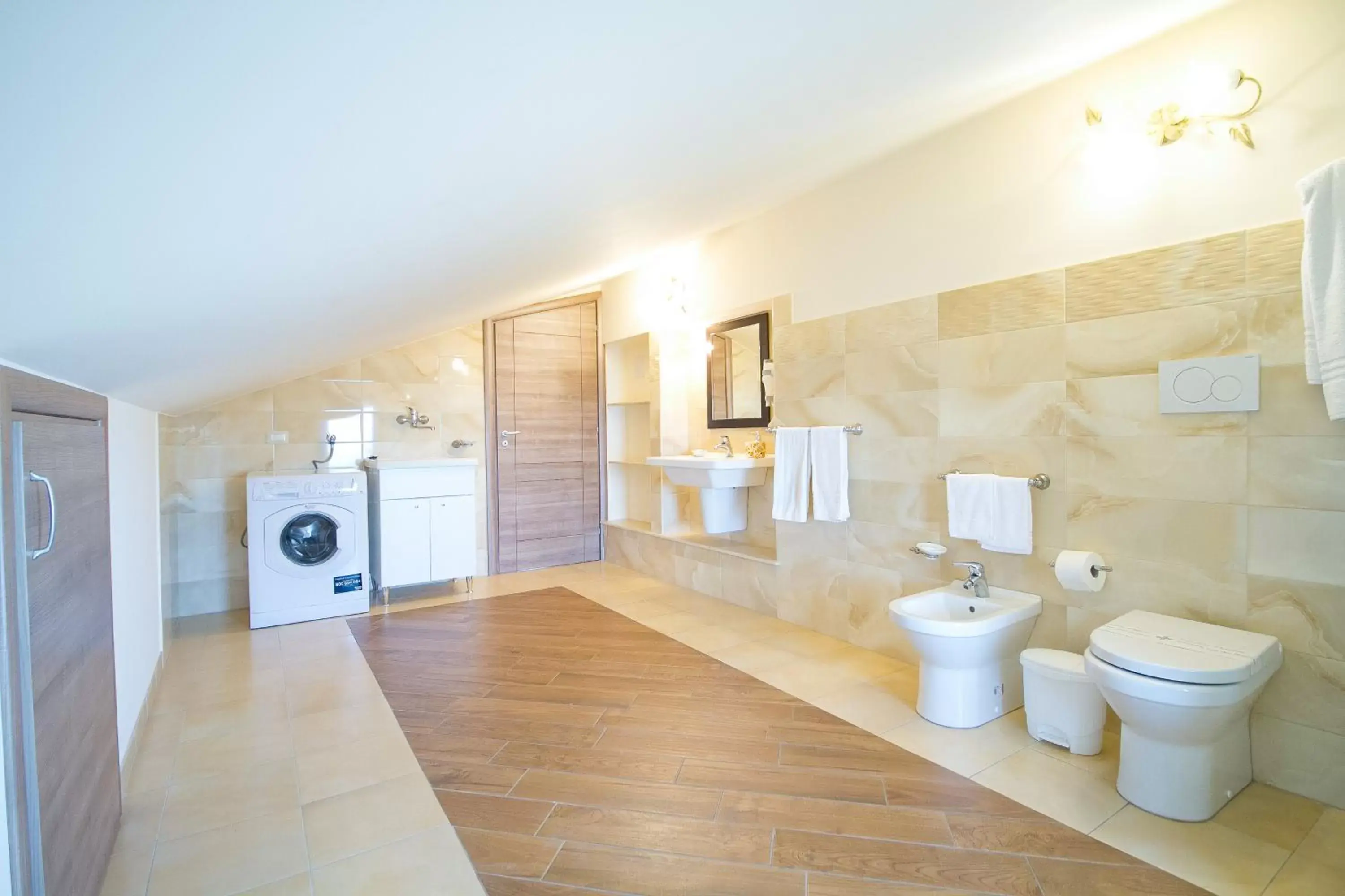 Shower, Bathroom in Etna Royal View