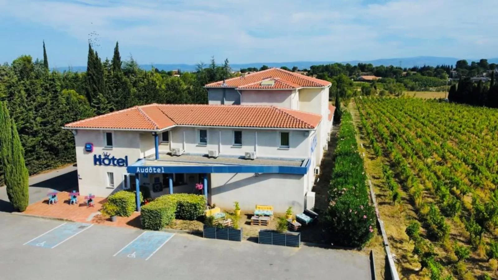 Property building in Audotel