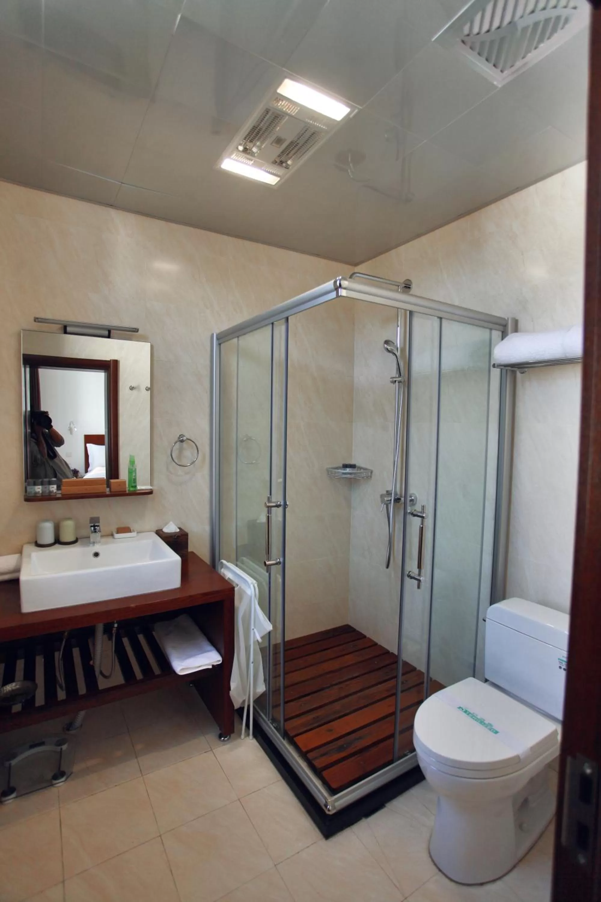Bathroom in Dali Yanyuan Mountain Retreat