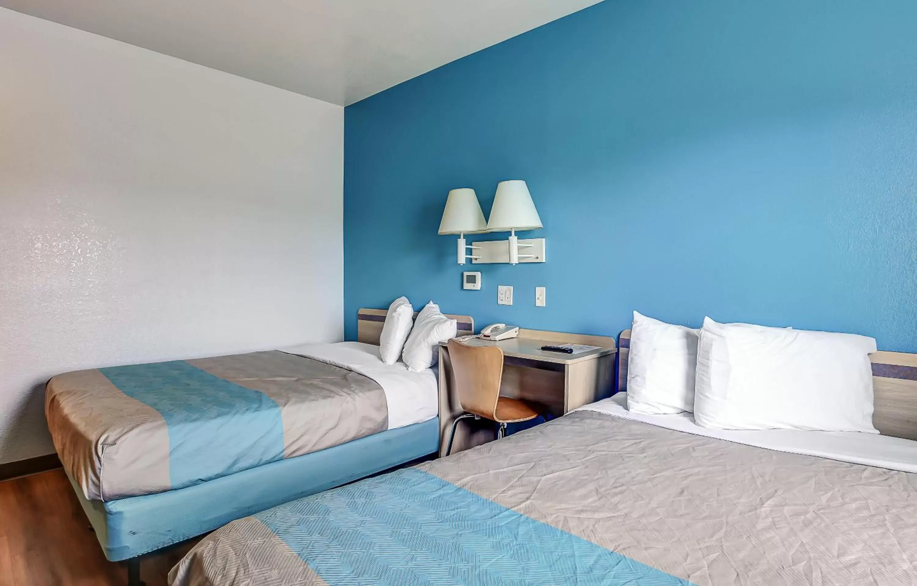 Bedroom, Bed in Motel 6-Coos Bay, OR Bedroom, Bed in Motel 6-Coos Bay, OR