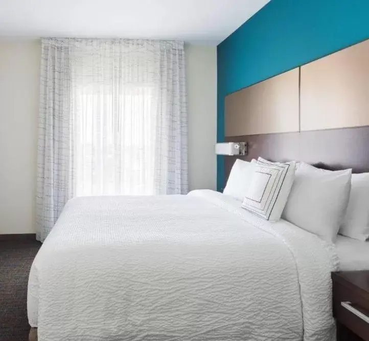 Bed in Residence Inn by Marriott Houston West/Beltway 8 at Clay Road