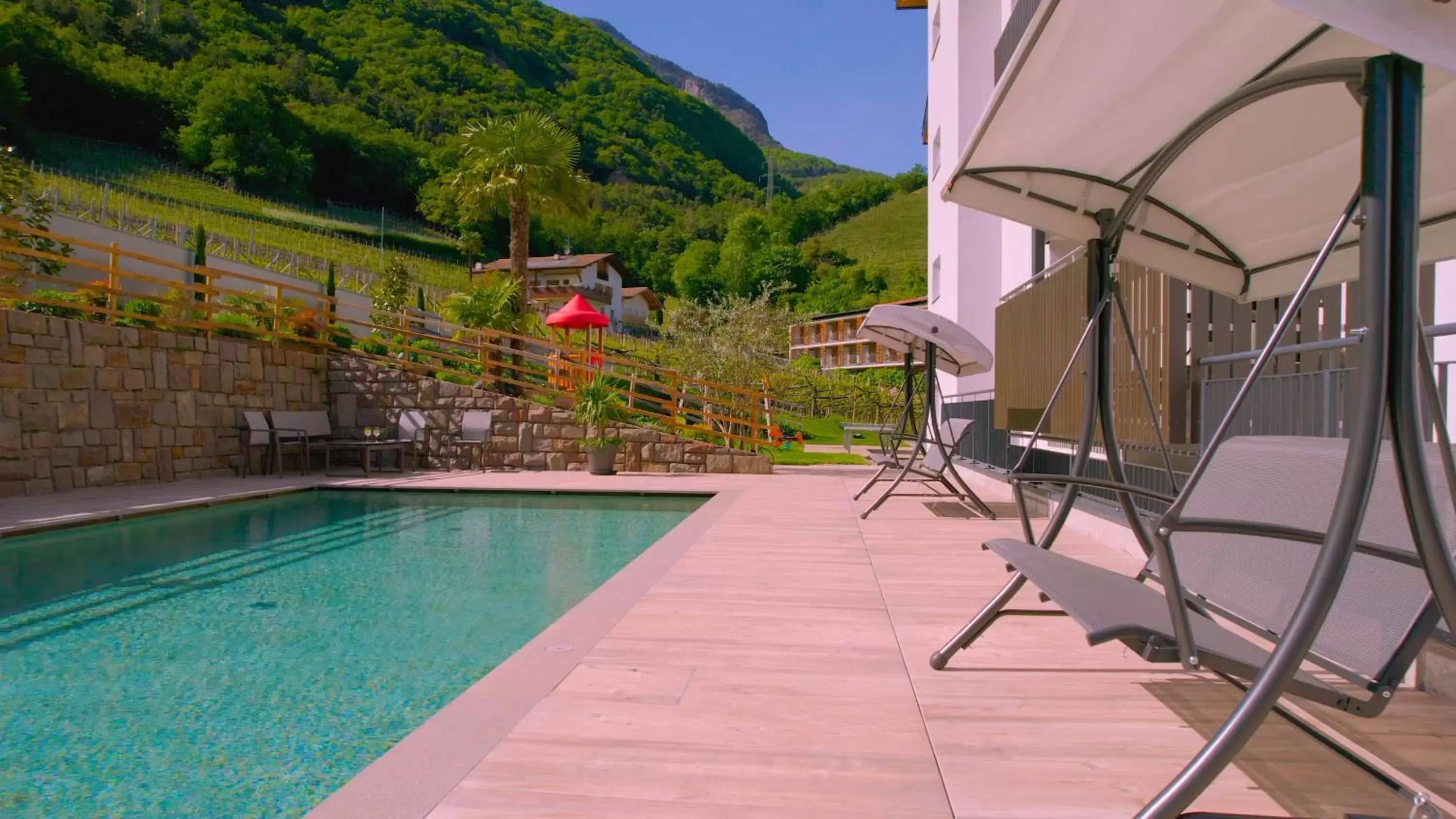 Swimming Pool in Residence Garni Hotel Vineus