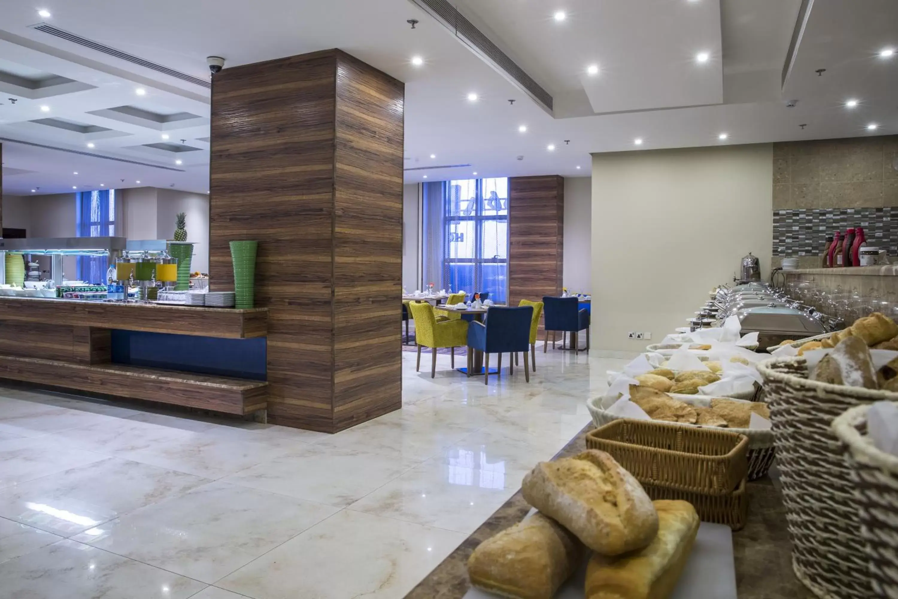 Restaurant/places to eat in Radisson Blu Plaza Jeddah Restaurant/places to eat in Radisson Blu Plaza Jeddah