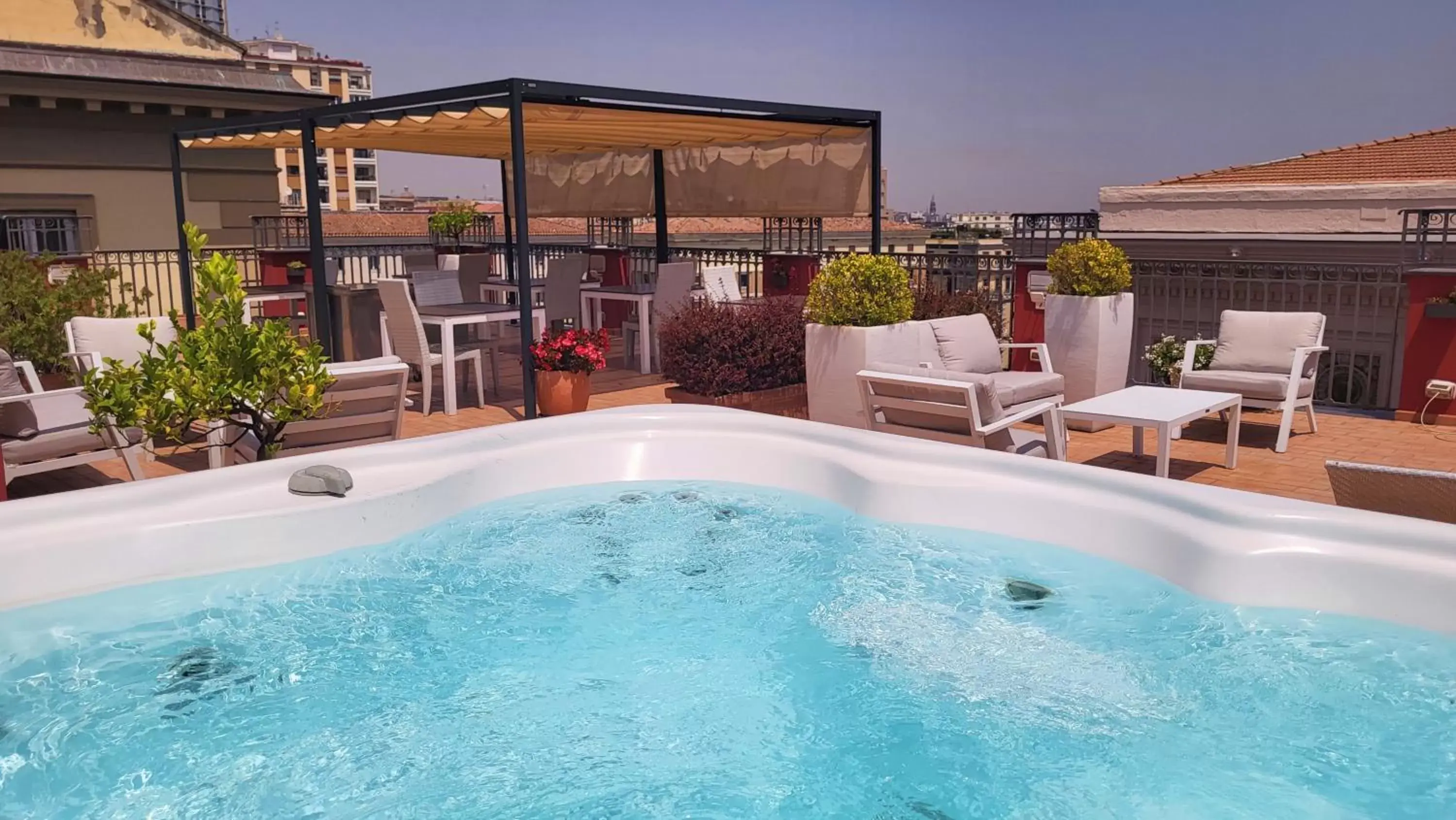 Solarium, Swimming Pool in La Ciliegina Lifestyle Hotel