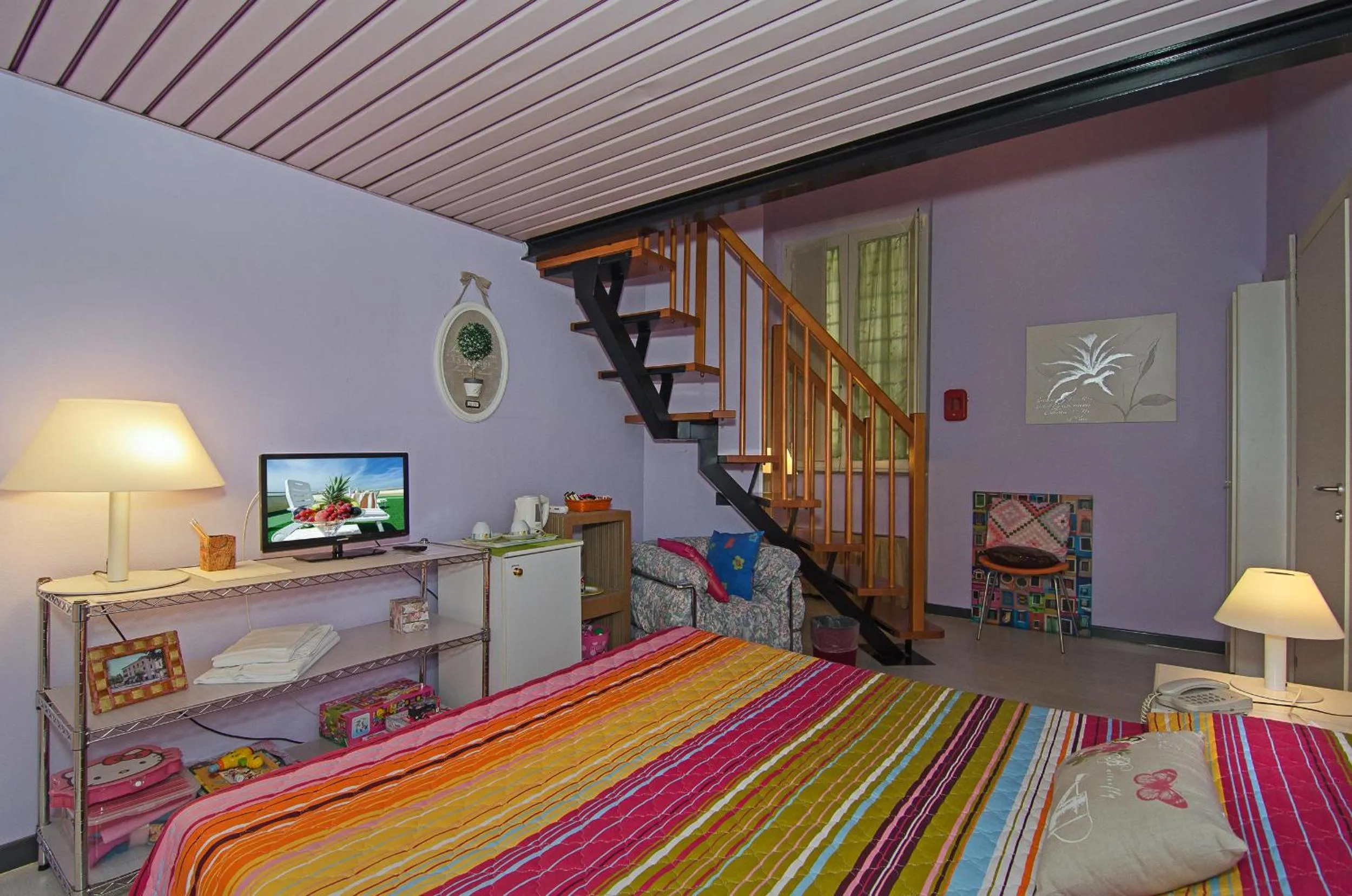 TV and multimedia, Bed in Hotel Rex