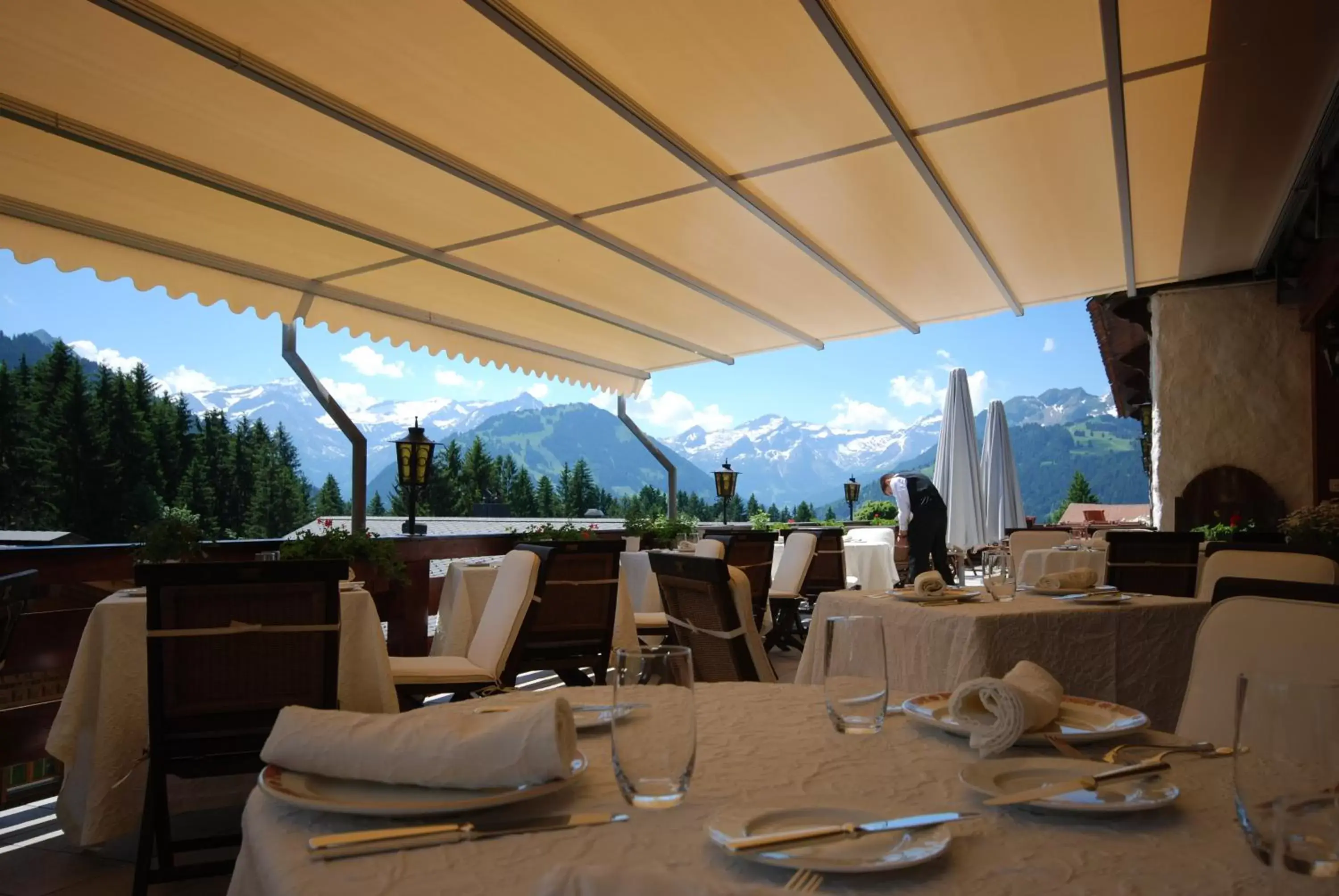 Mountain view, Restaurant/Places to Eat in Hotel Alpenrose mit Gourmet-Restaurant Azalée