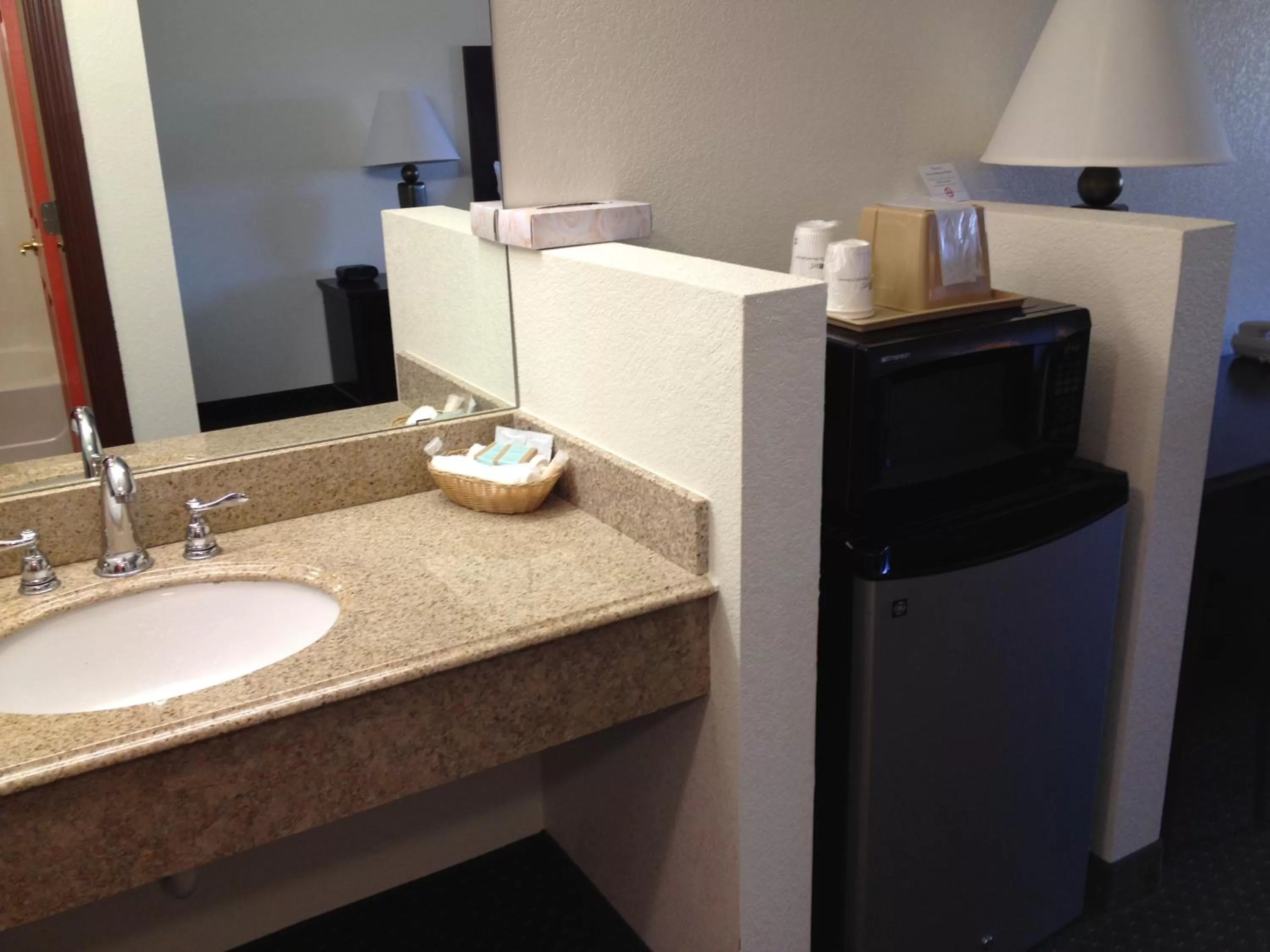 Bathroom in Howard Johnson by Wyndham Lubbock TX