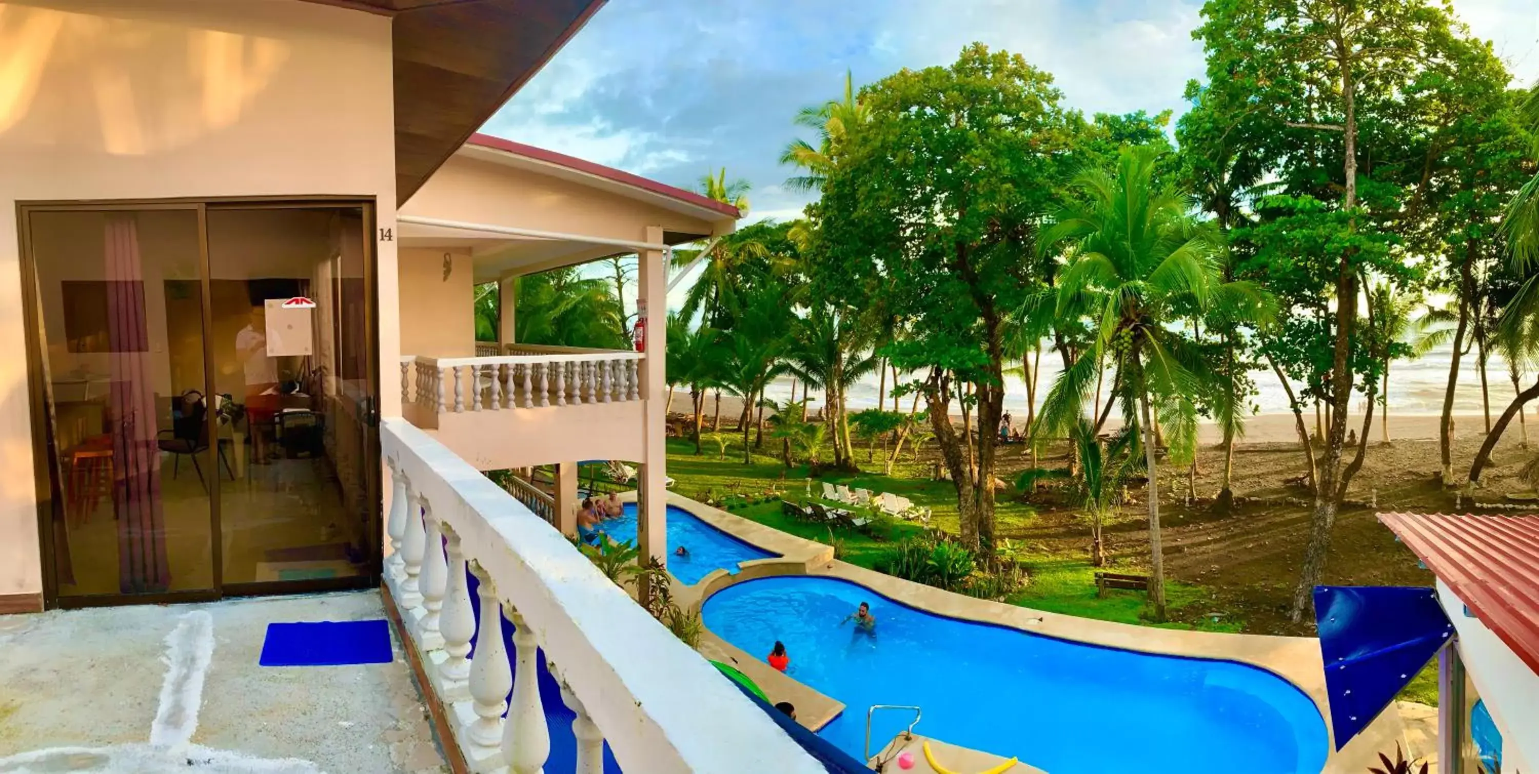 Pool View in Hotel Beachfront Vista Hermosa