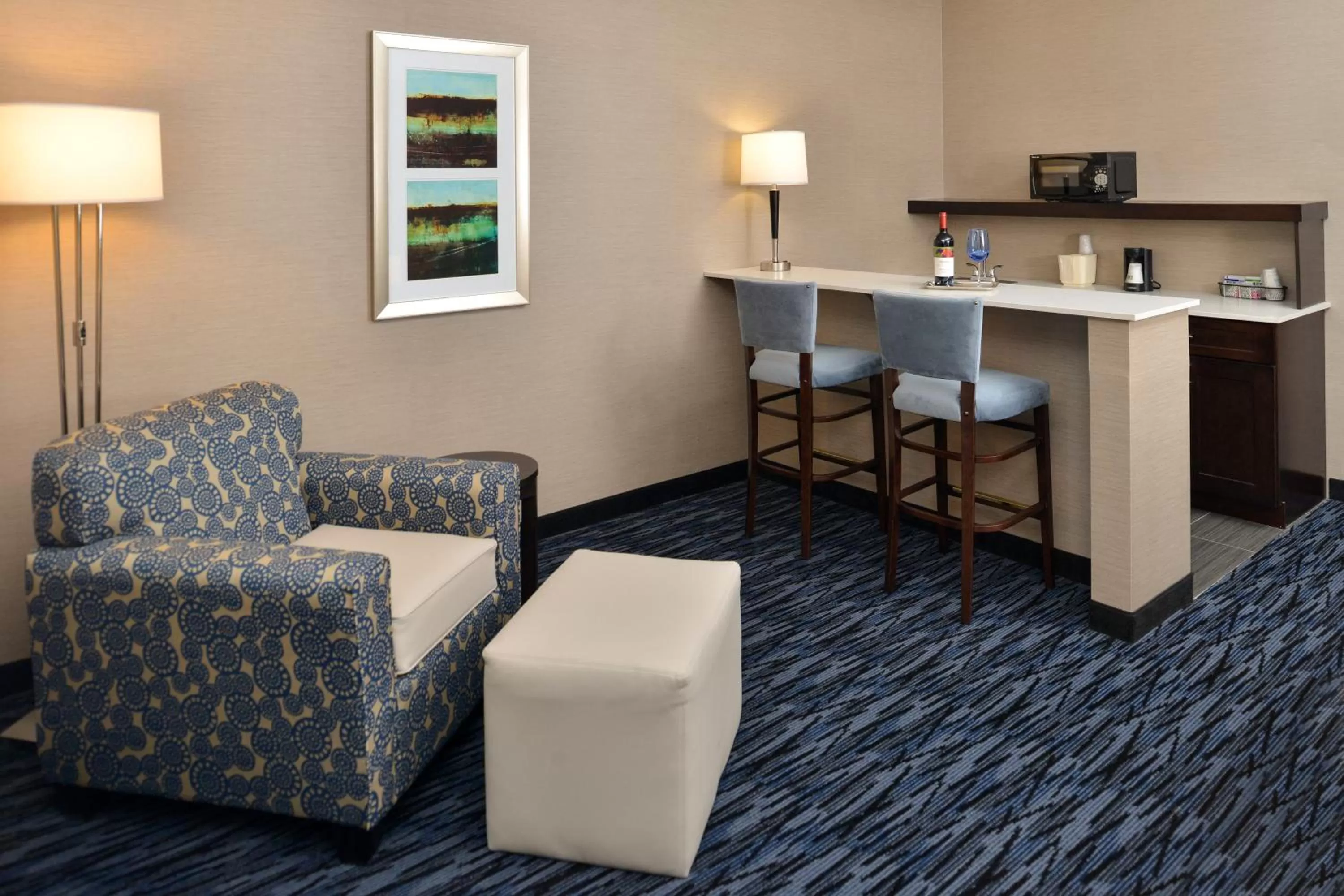 Bedroom in Holiday Inn Express & Suites Peekskill-Lower Hudson Valley by IHG