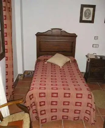 Photo of the whole room, Bed in El Perro de Paterna