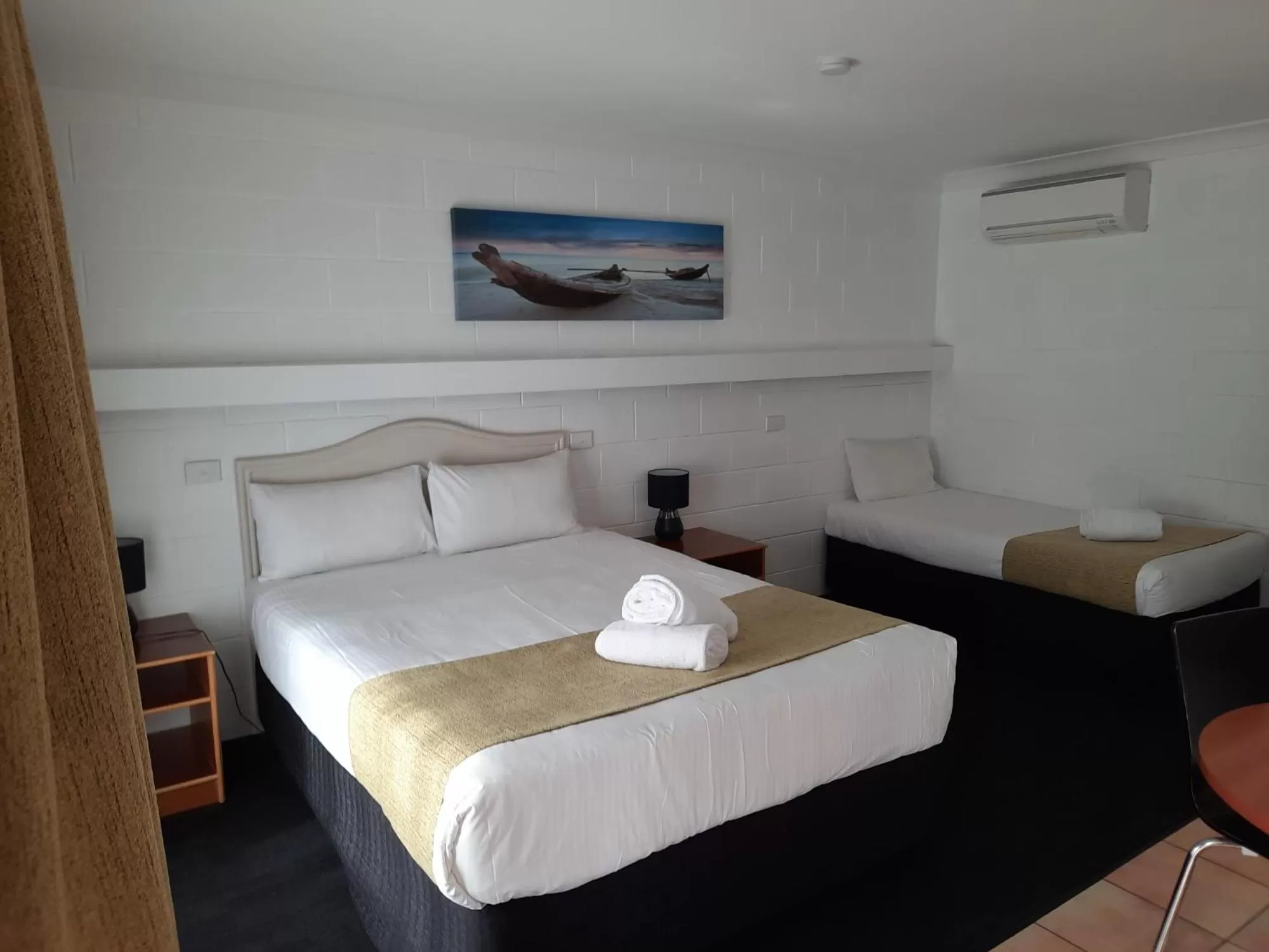 Deluxe Triple Room in Cleveland Motor Inn