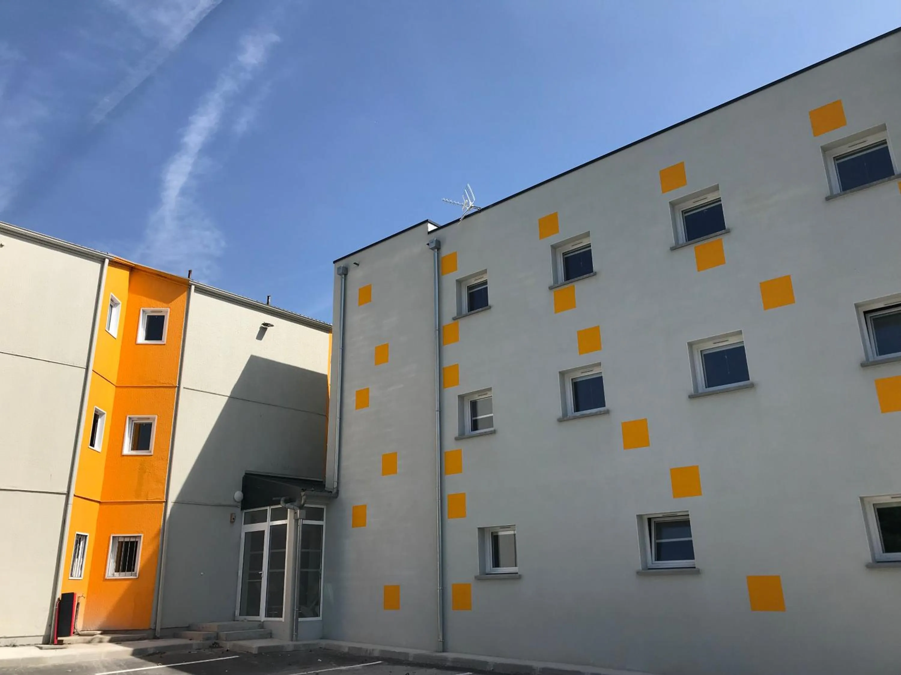 Property building in Première Classe Amiens