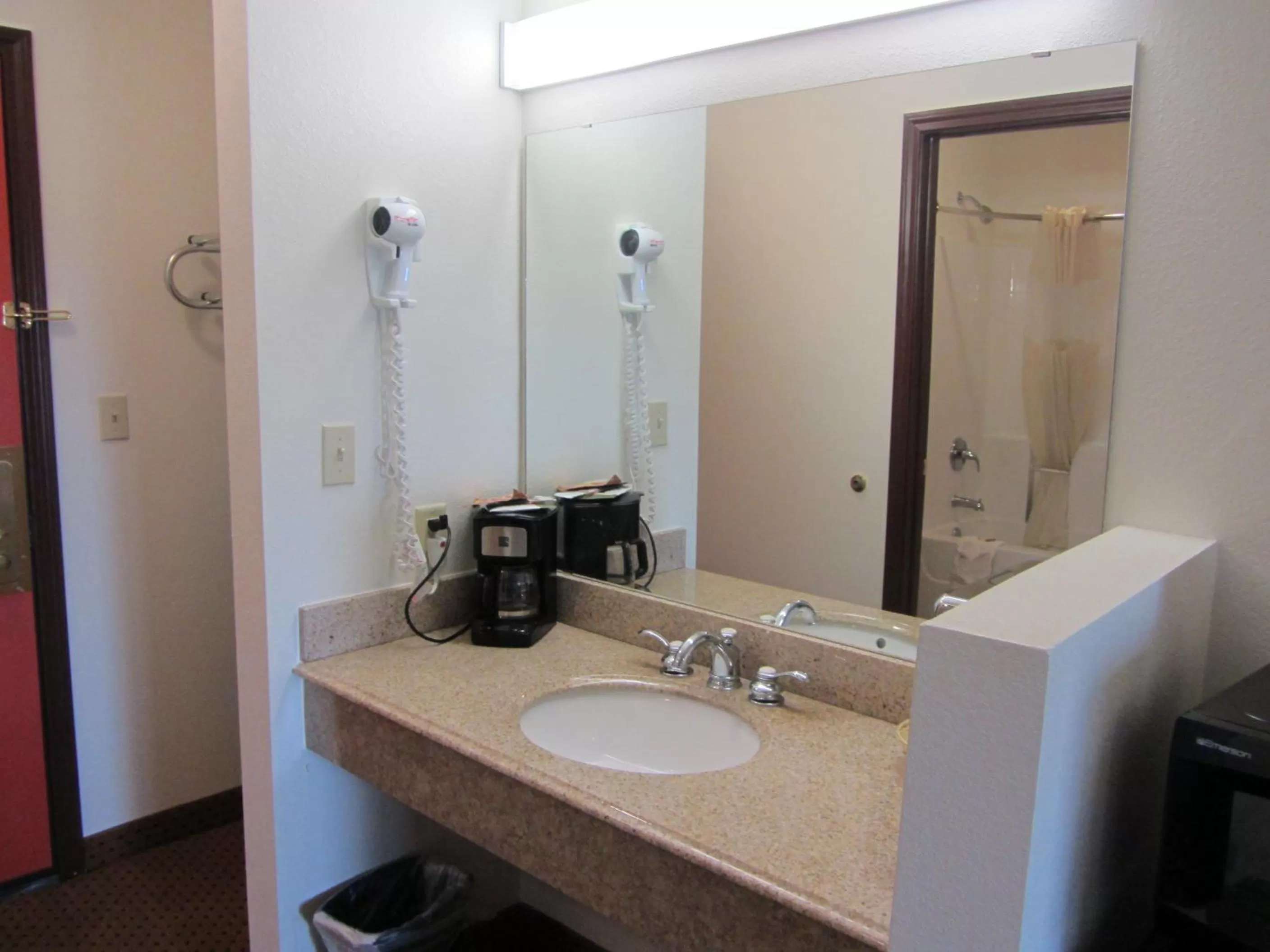 Bathroom in Howard Johnson by Wyndham Lubbock TX