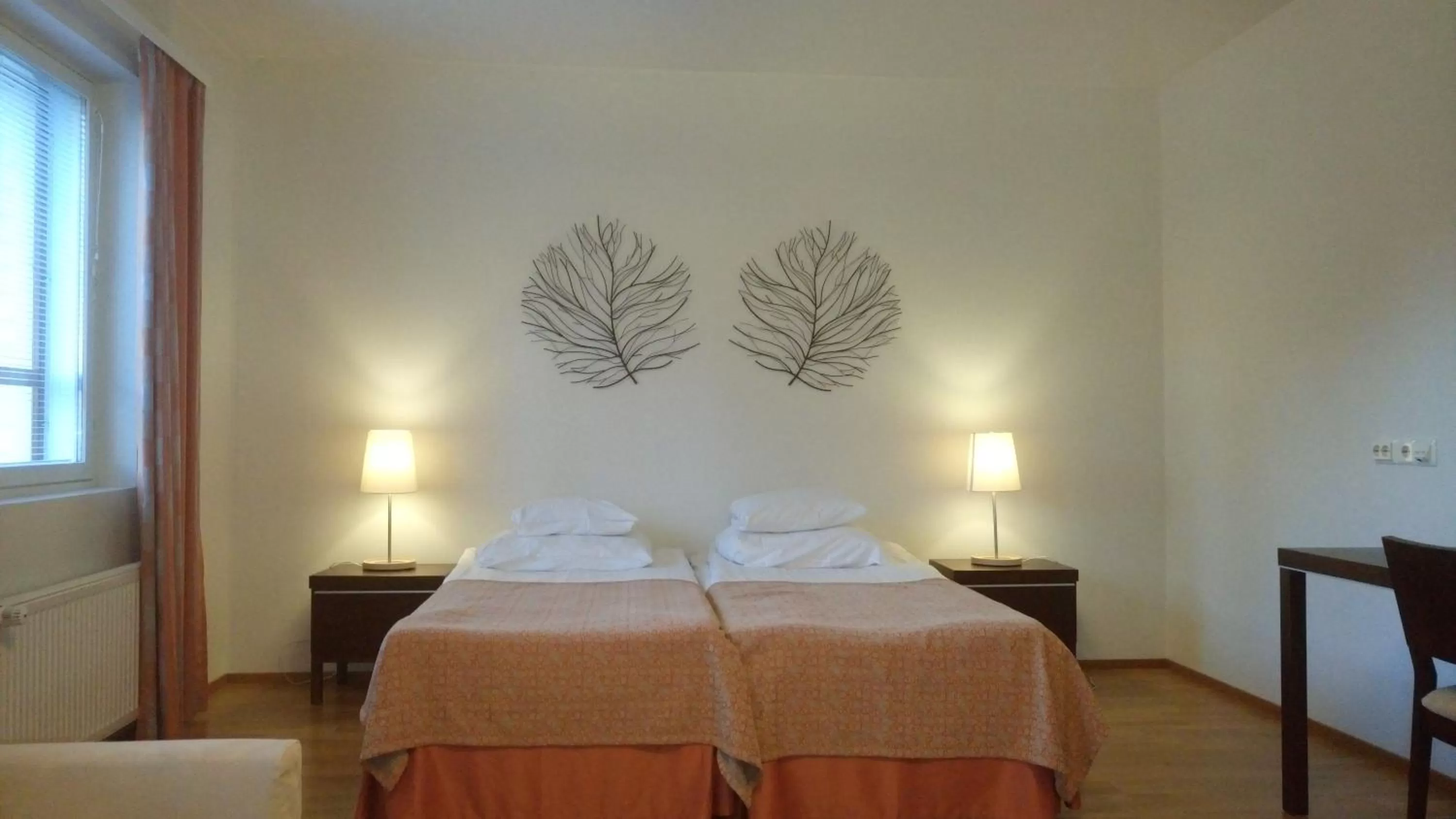 Photo of the whole room, Bed in Hotelli Kivitippu
