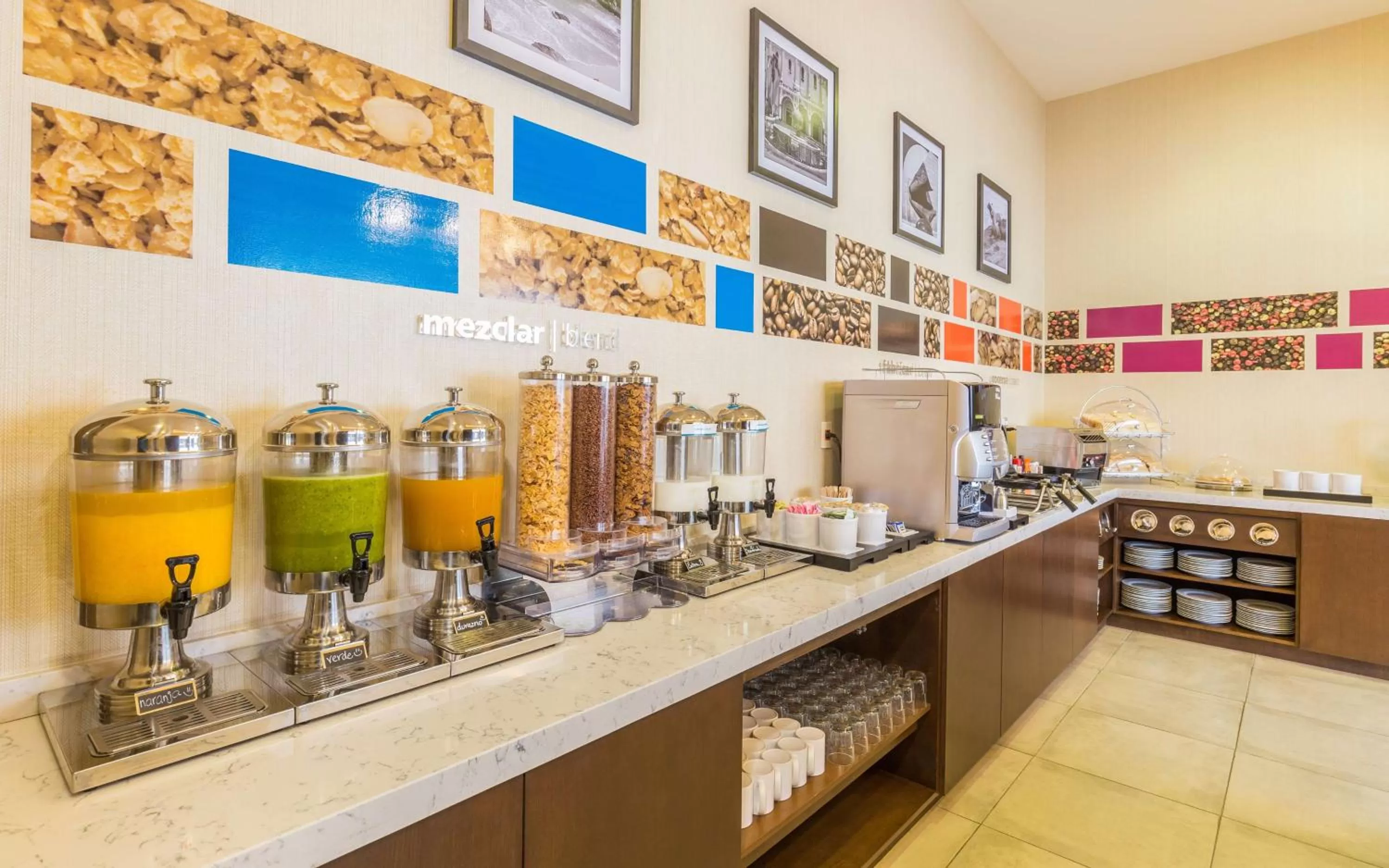 Buffet breakfast in Hampton Inn By Hilton Tijuana