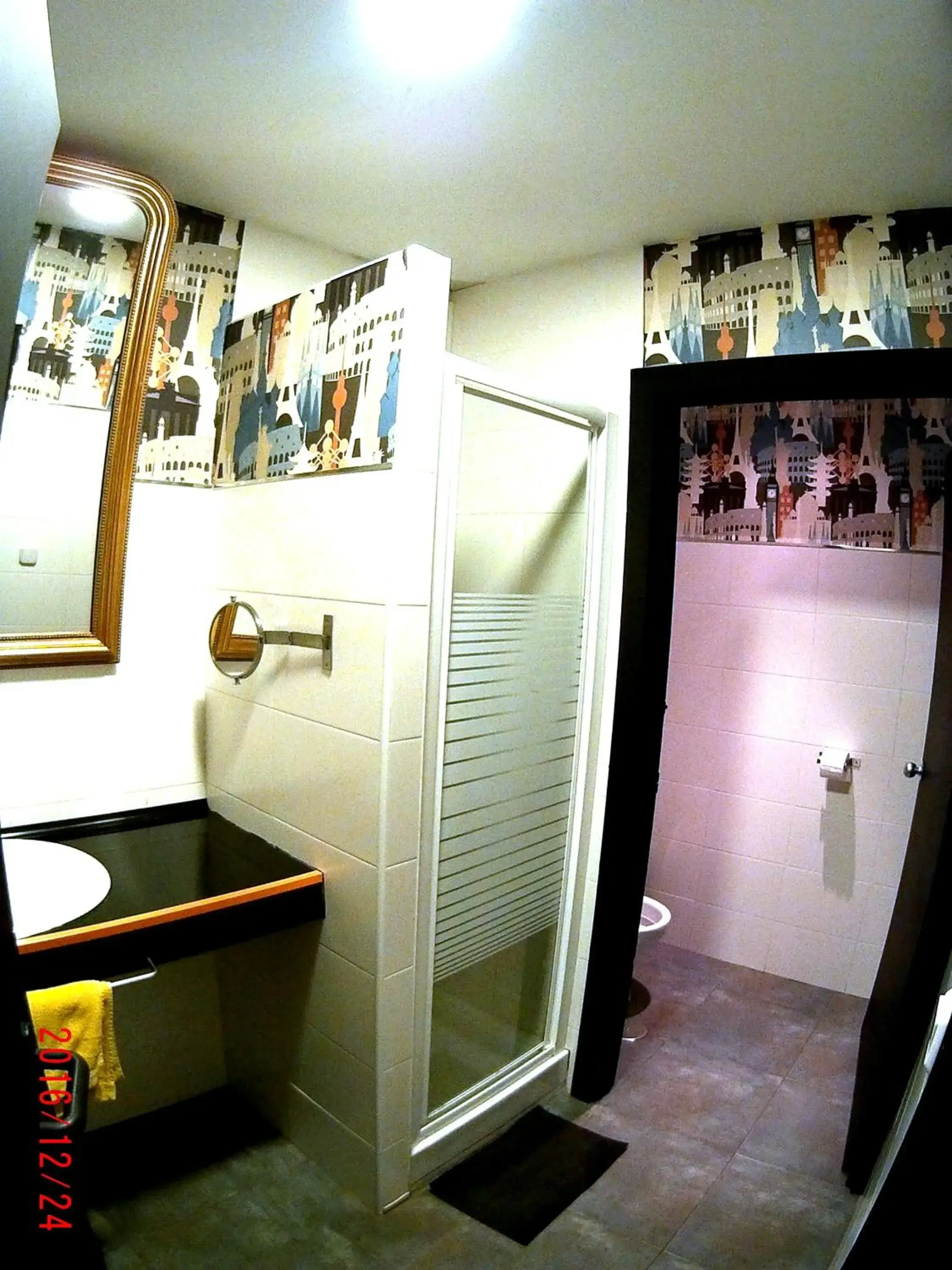 Decorative detail, Bathroom in Hostels Meetingpoint