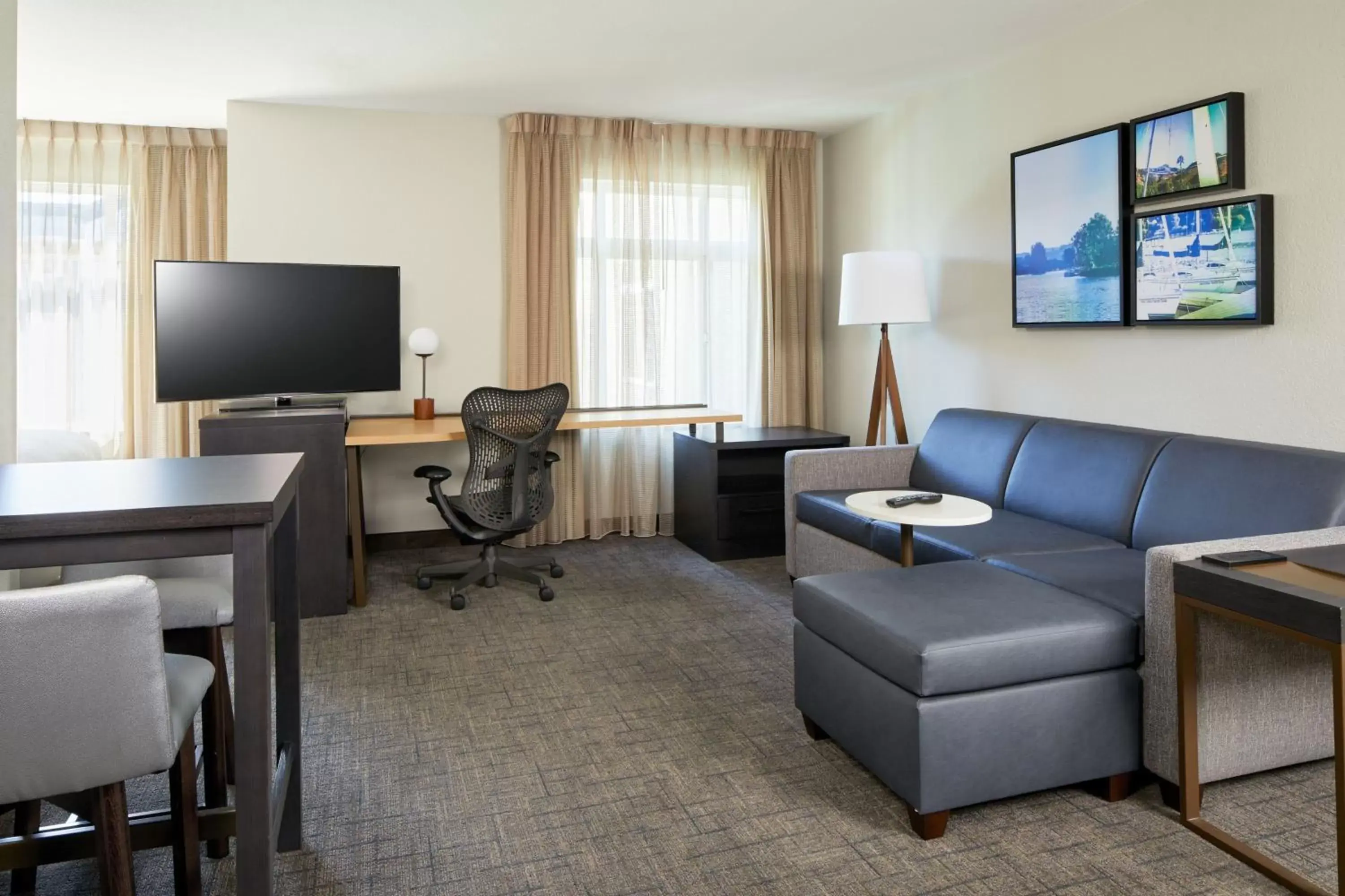 Photo of the whole room, TV/Entertainment Center in Residence Inn Los Angeles Westlake Village