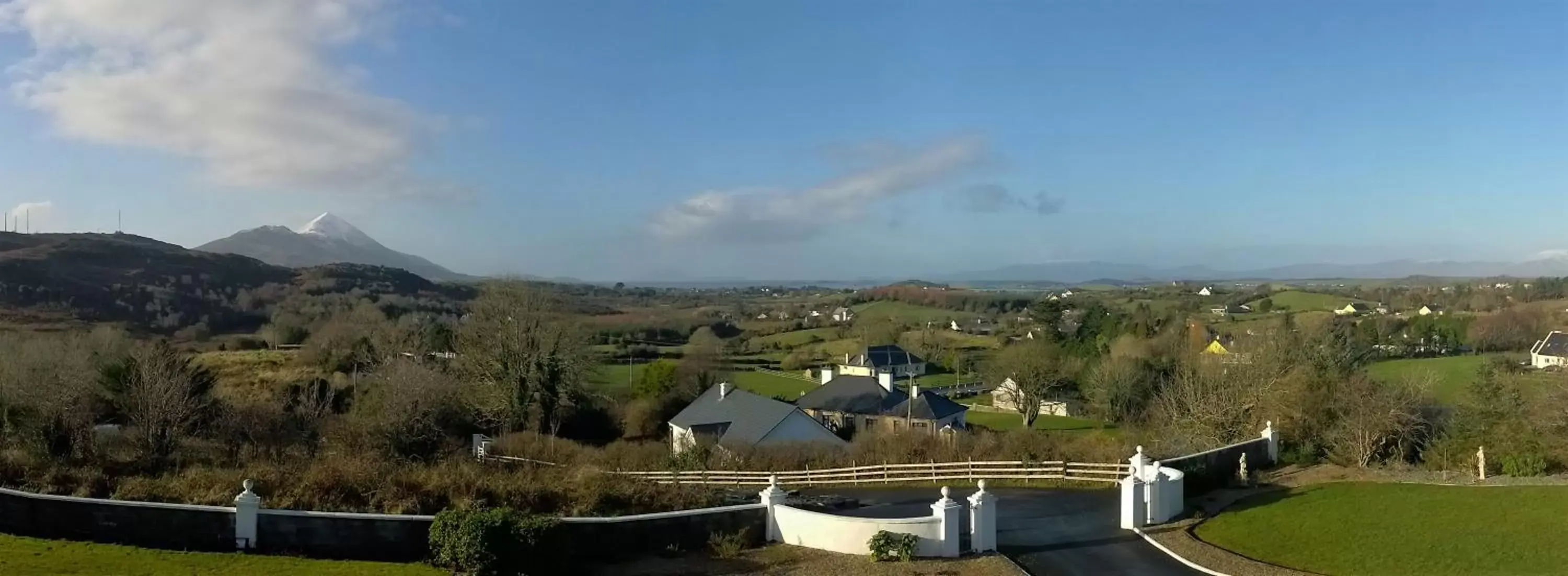 Sea view in Carrabaun House