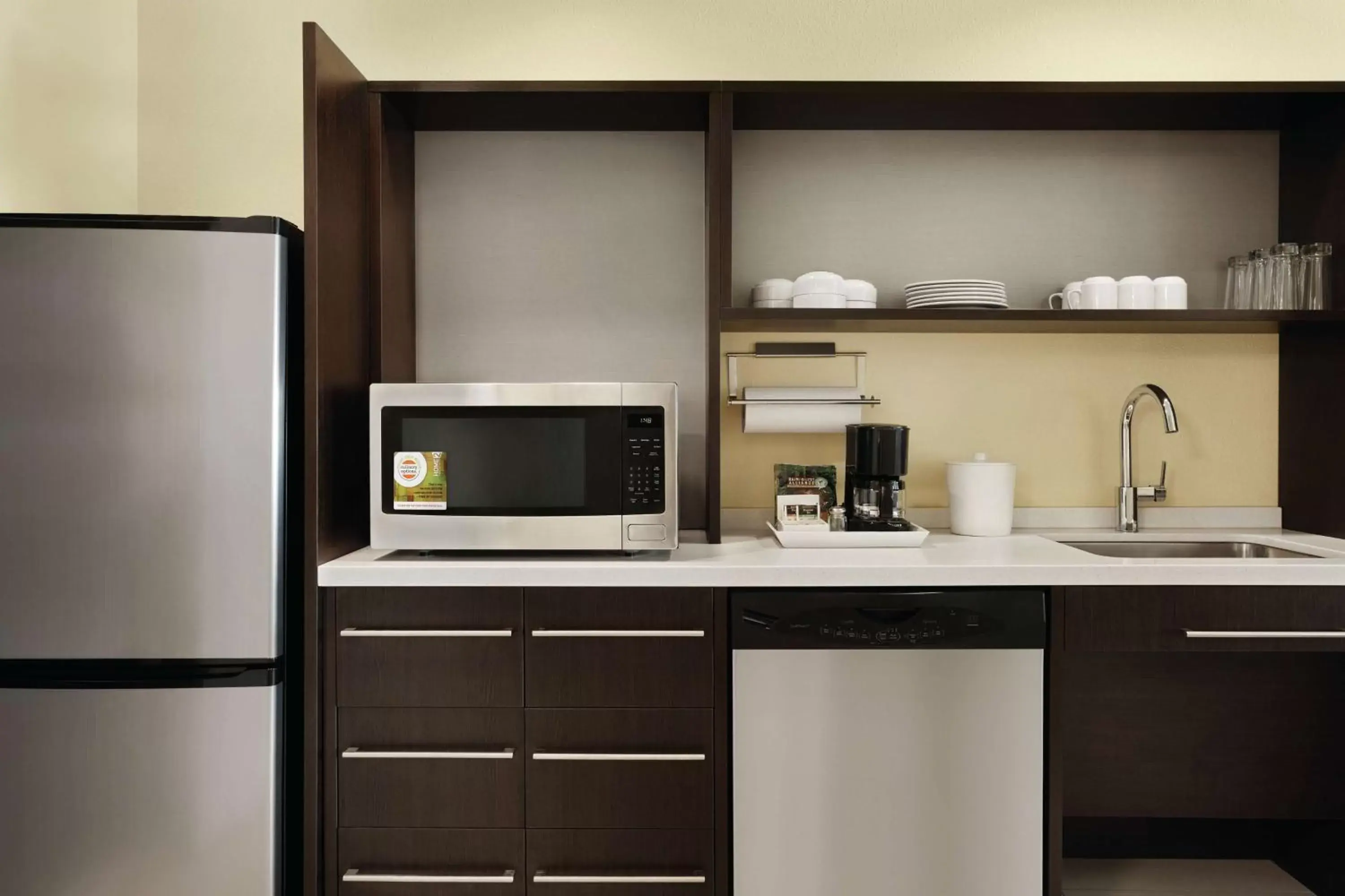 Kitchen or kitchenette, Kitchen/Kitchenette in Home2 Suites by Hilton Cartersville