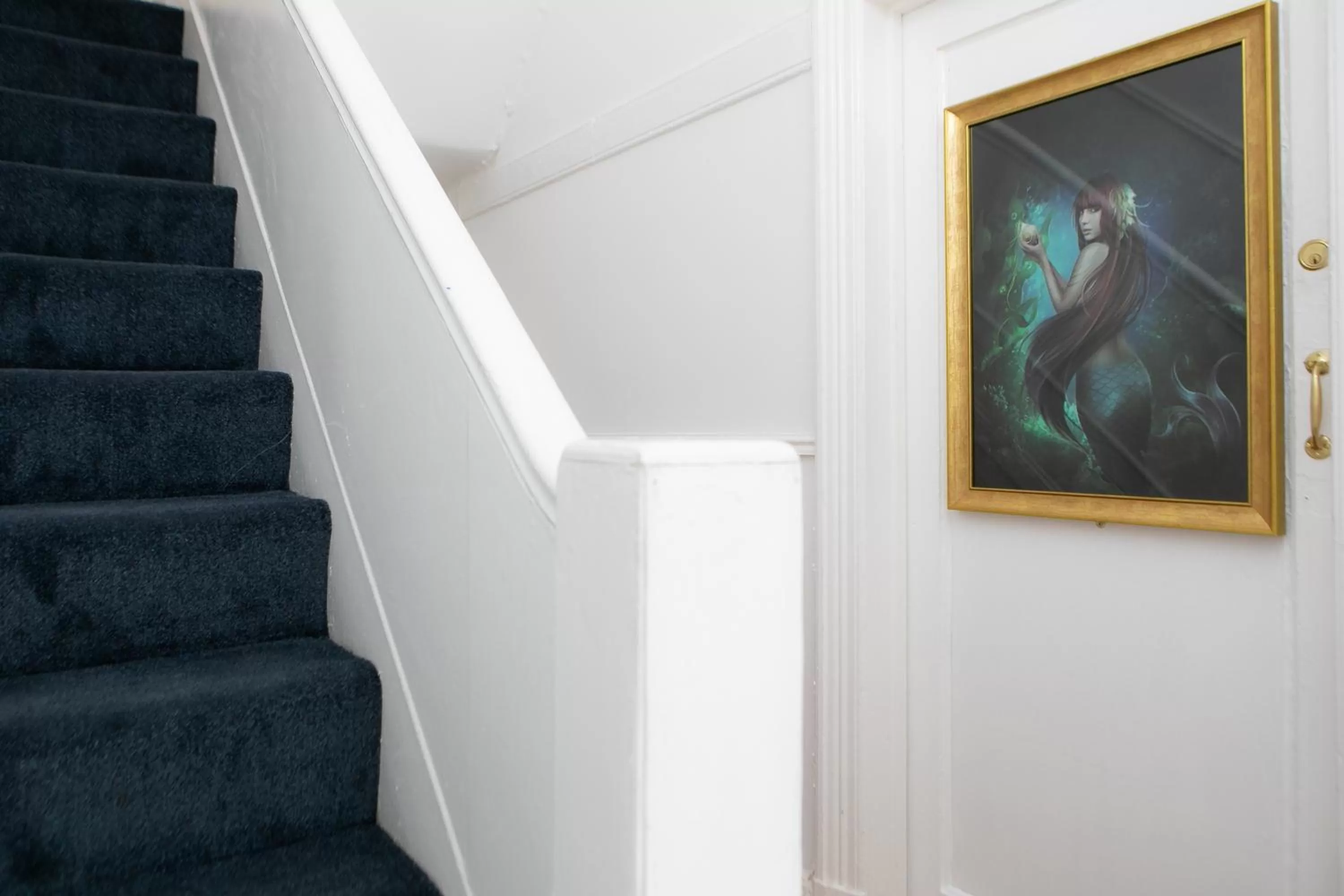 The New Apollo Hotel