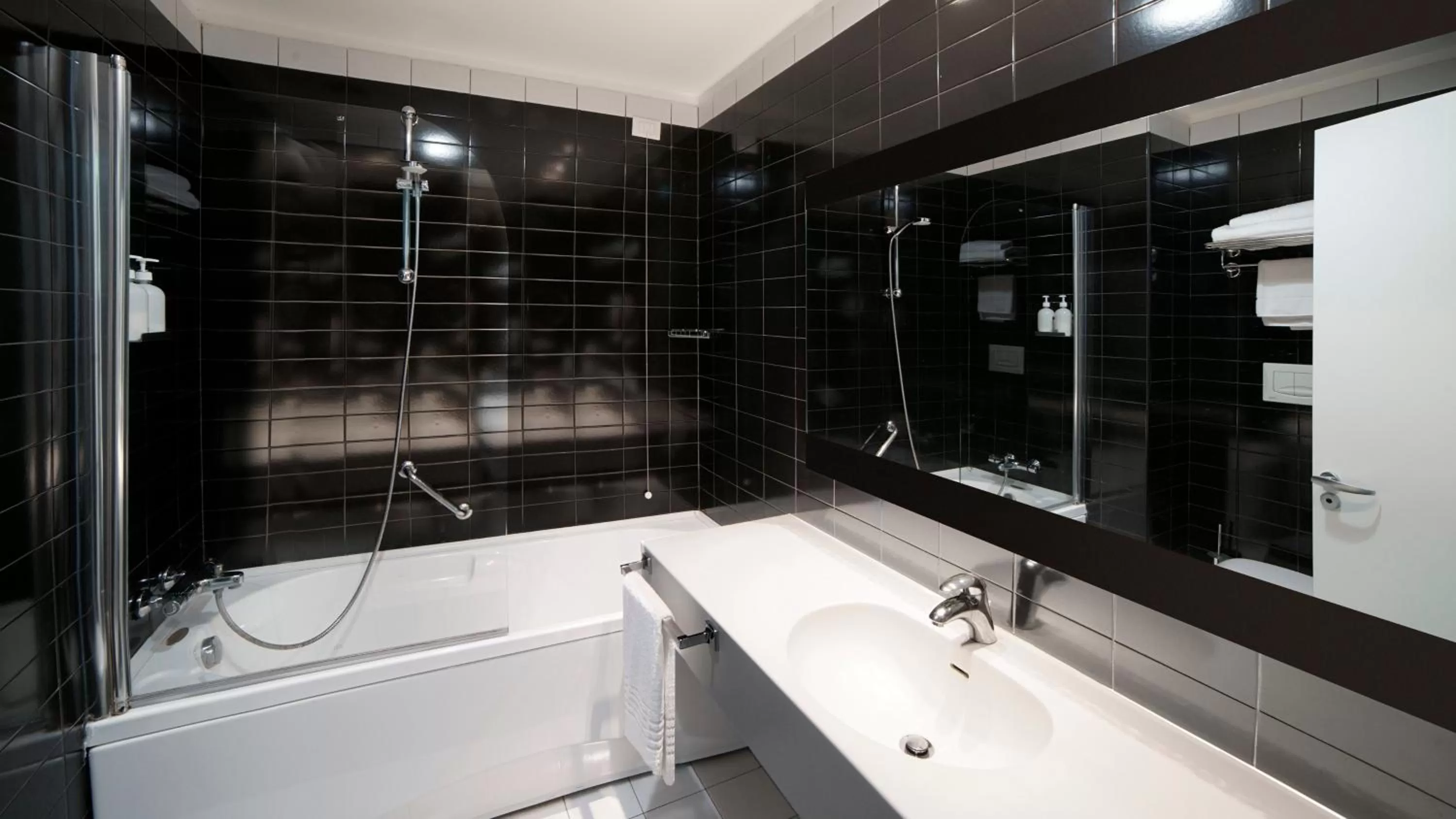 Bathroom in Holiday Inn Nola - Naples Vulcano Buono, an IHG Hotel