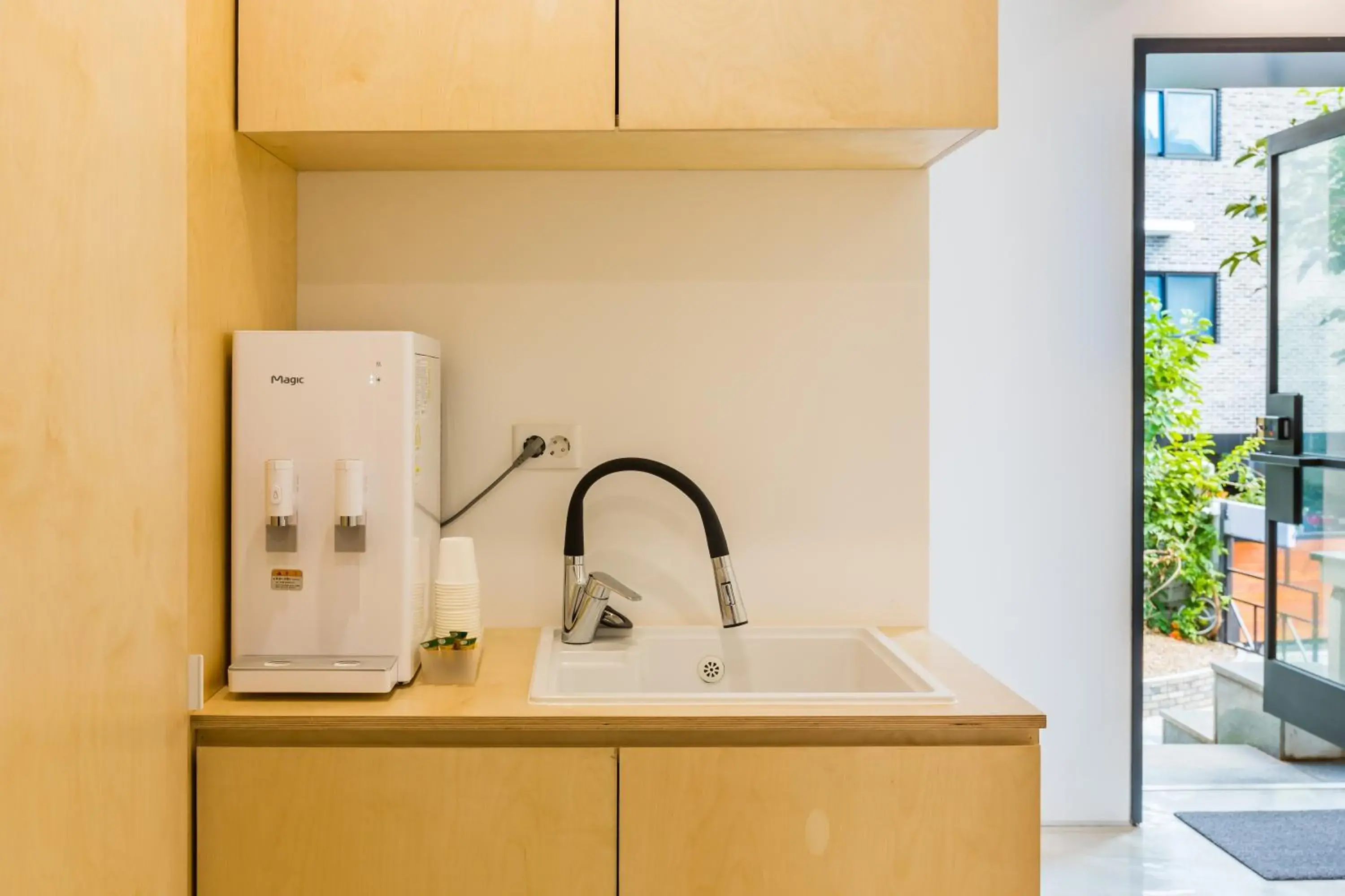 Communal kitchen, Bathroom in Hotel Baroato 2nd