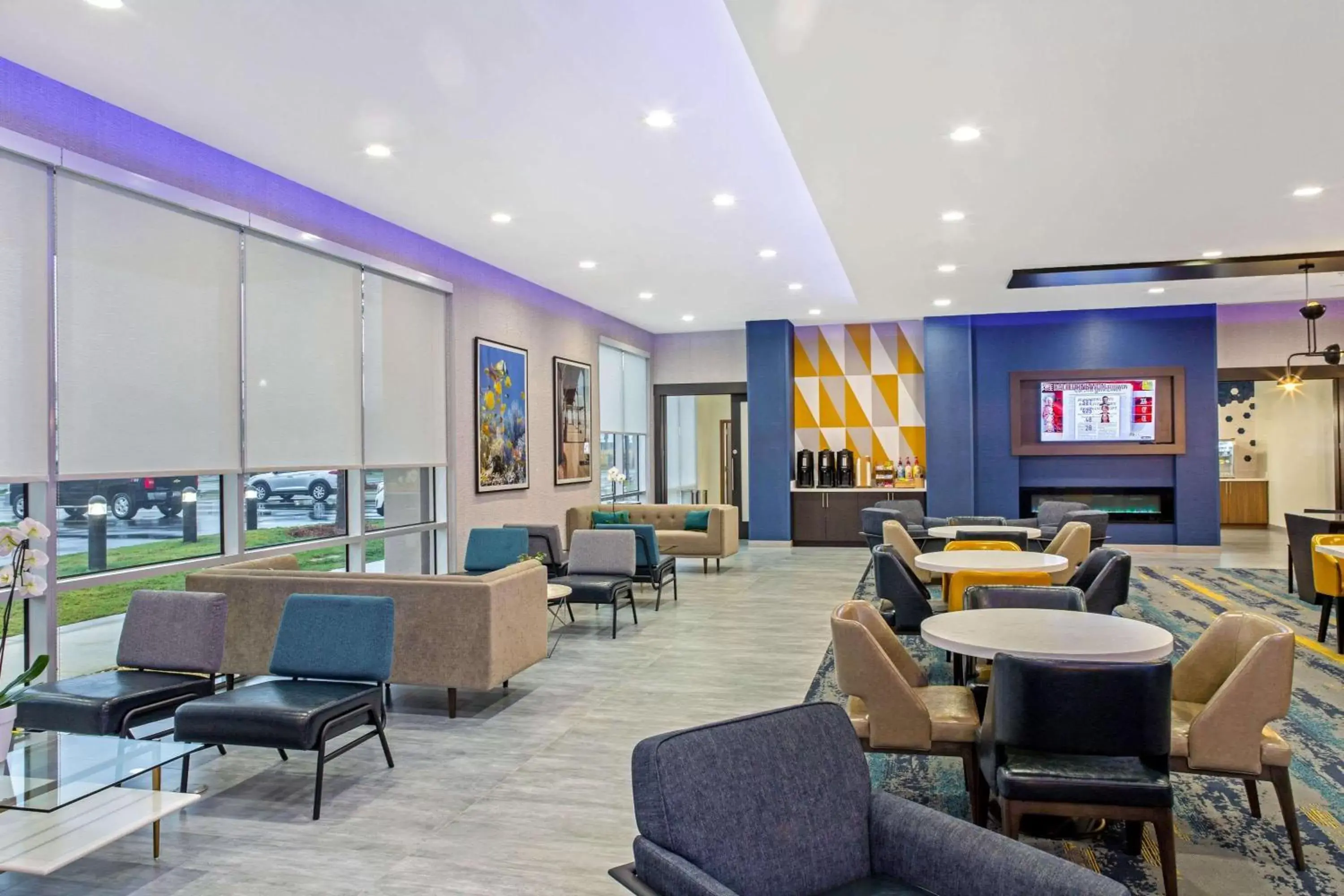 Lobby or reception, Restaurant/Places to Eat in La Quinta Inn & Suites by Wyndham Miramar Beach-Destin