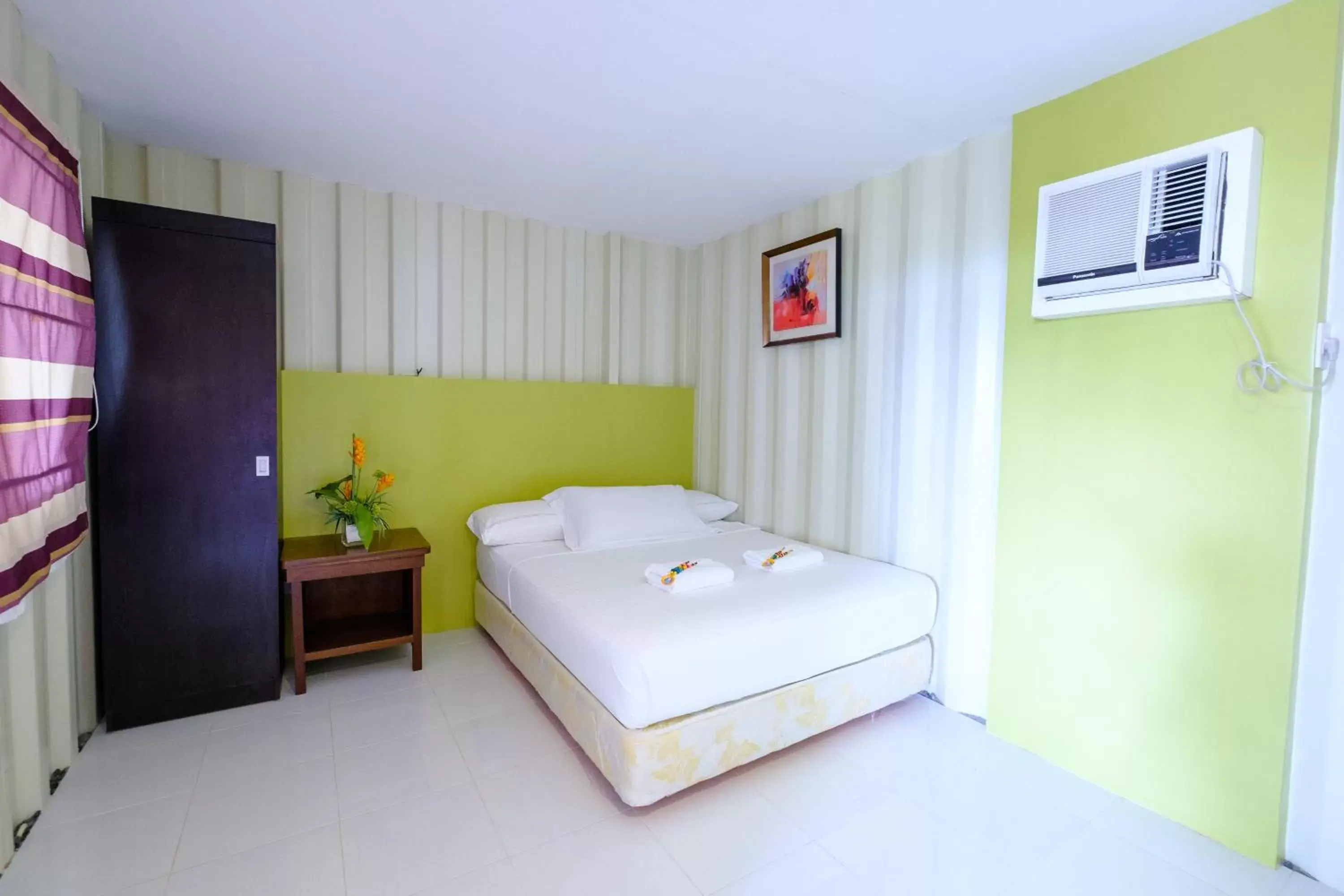 Bed in Anika Island Resort