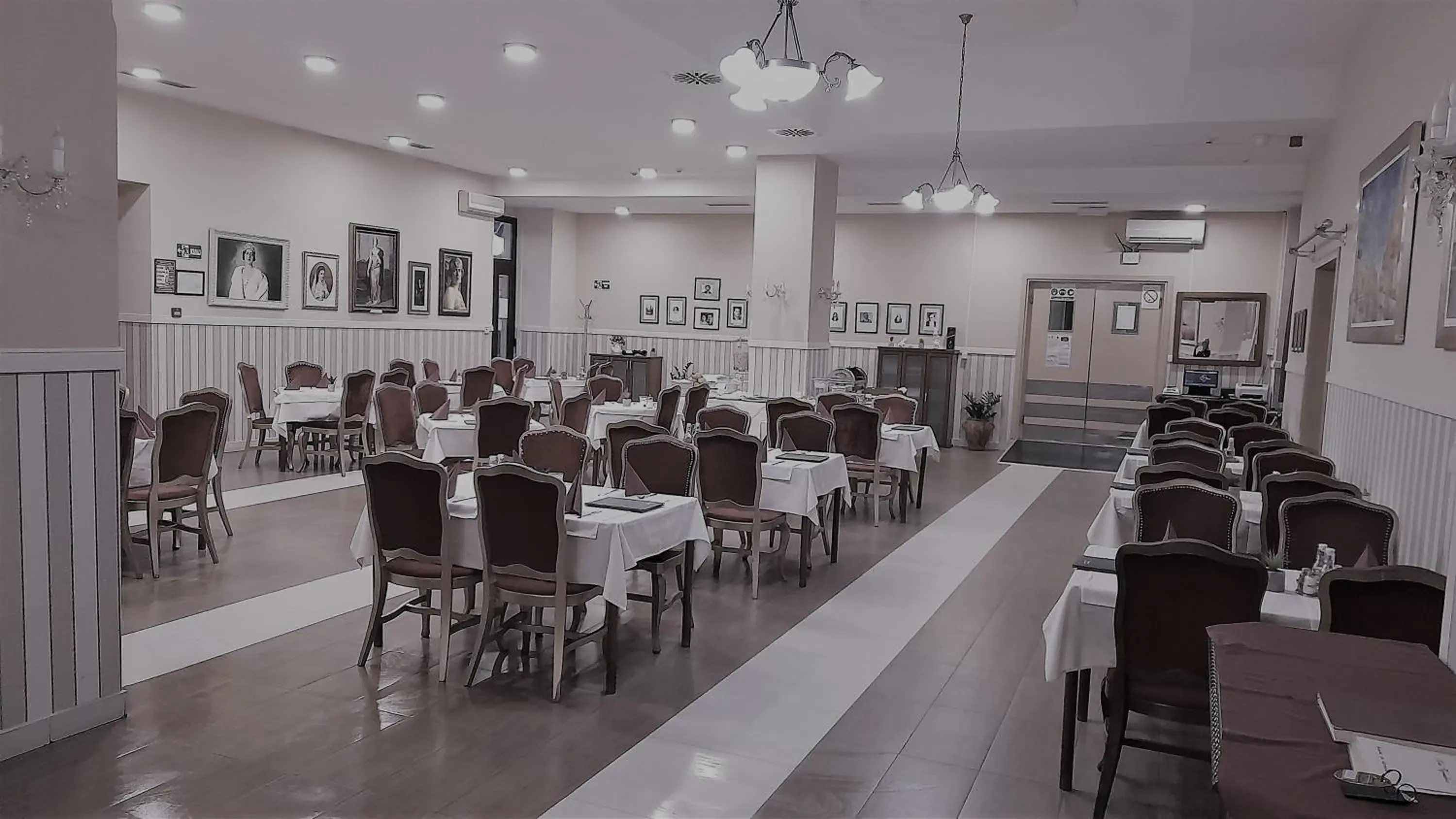 Restaurant/Places to Eat in Hotel Vojvodina