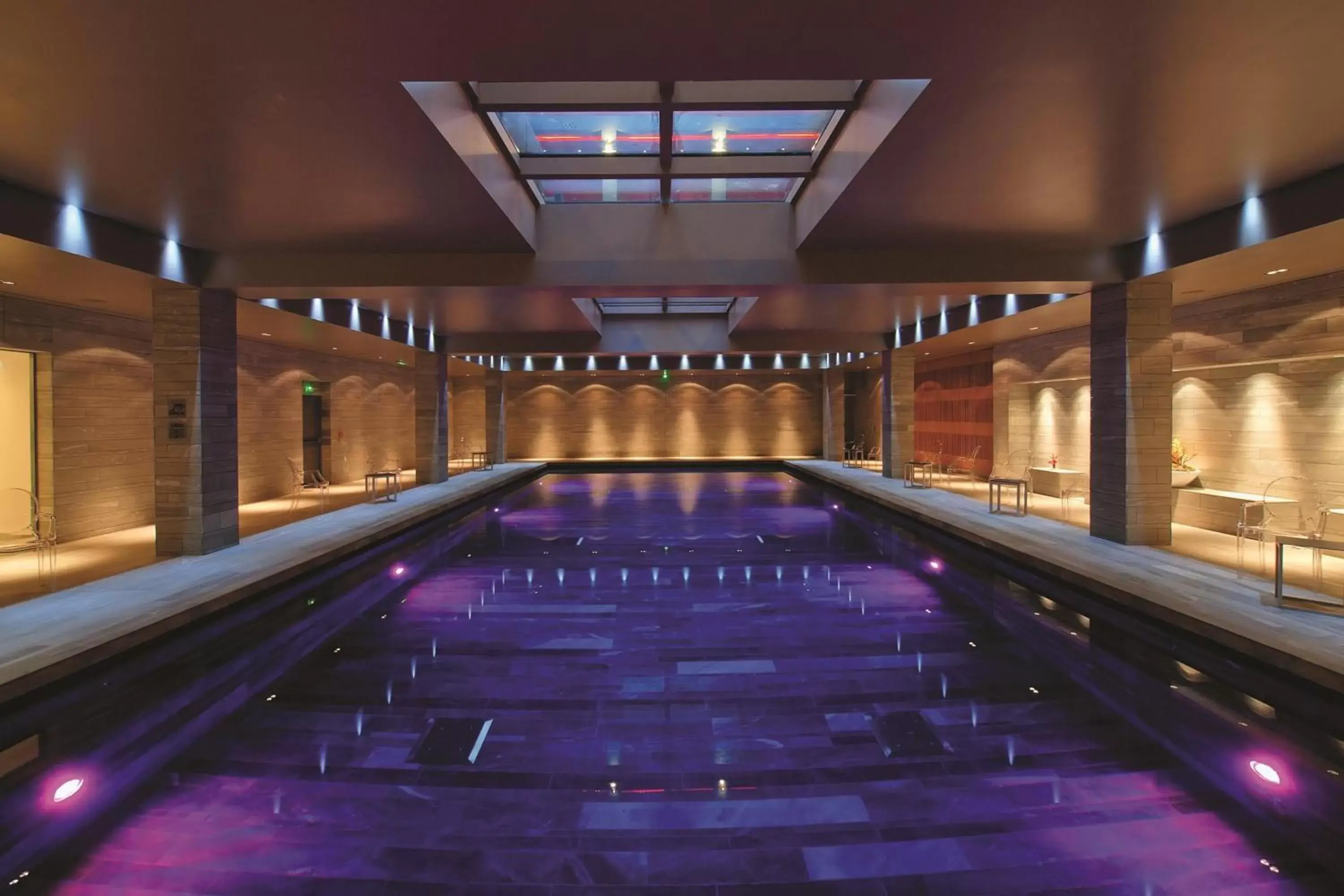 Spa and wellness centre/facilities, Swimming Pool in Hôtel de Bourgtheroulde, Autograph Collection