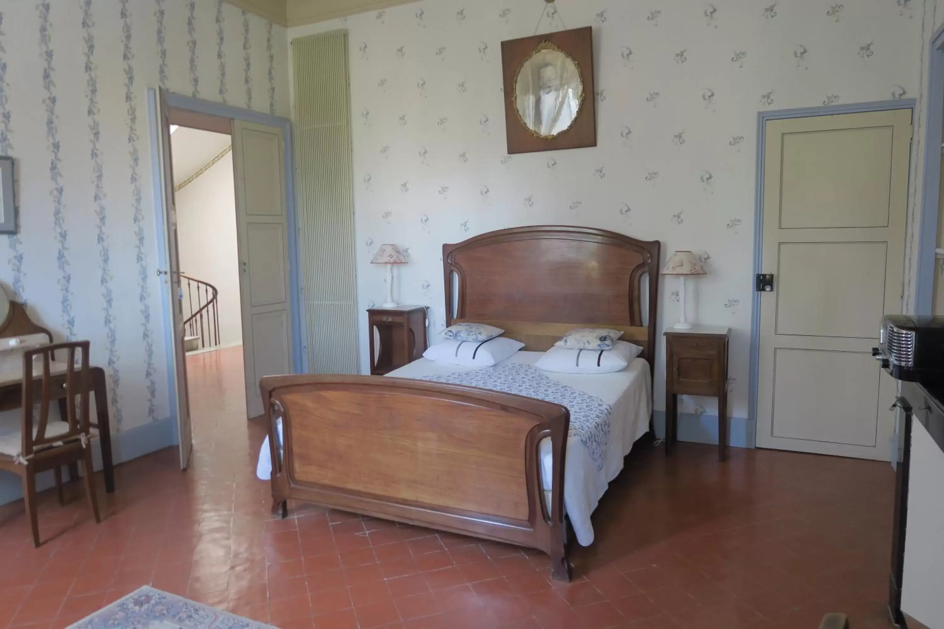 Photo of the whole room, Bed in Le Domaine de Fraissinet