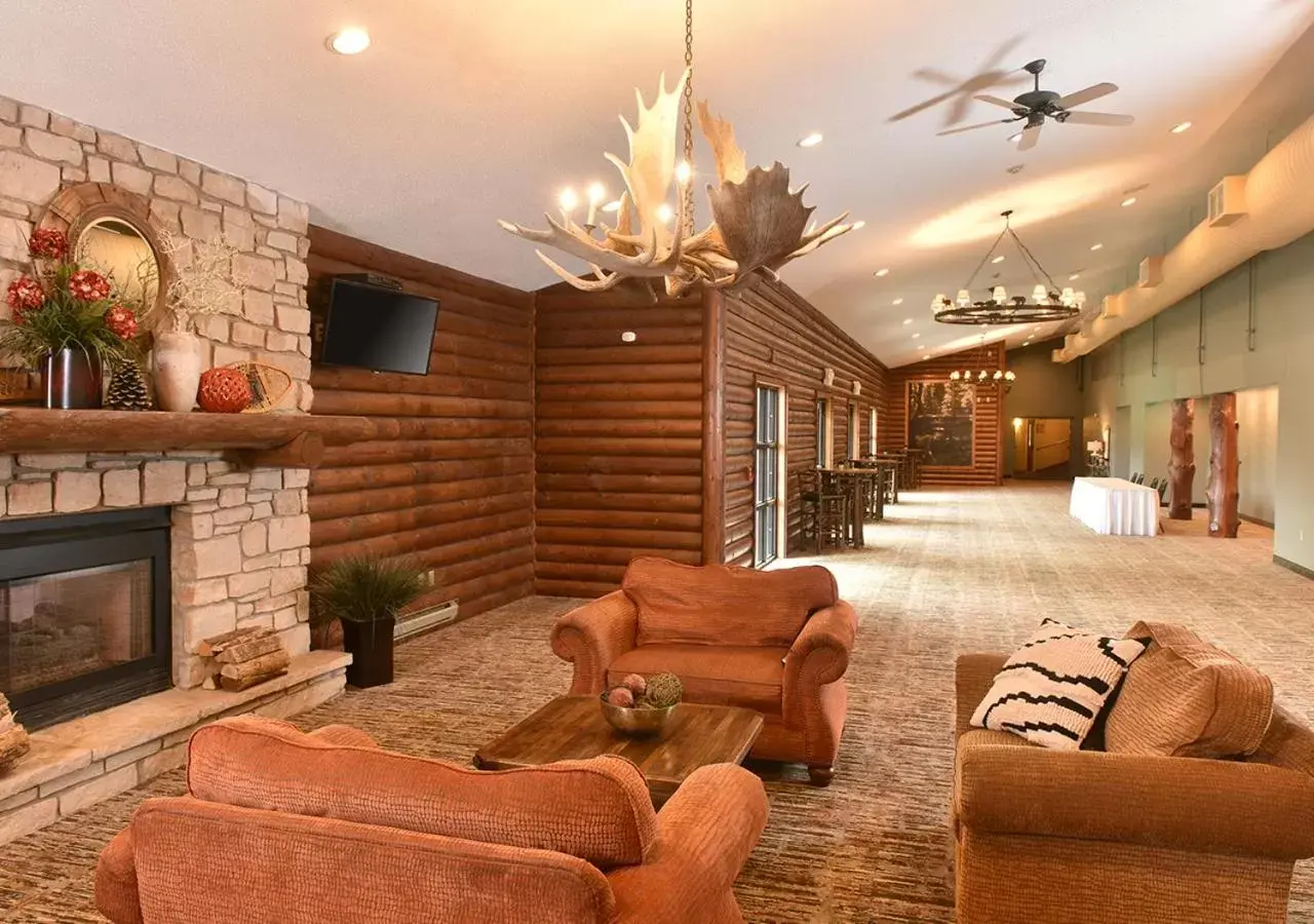 Meeting/conference room, Seating Area in Stoney Creek Hotel Wausau - Rothschild