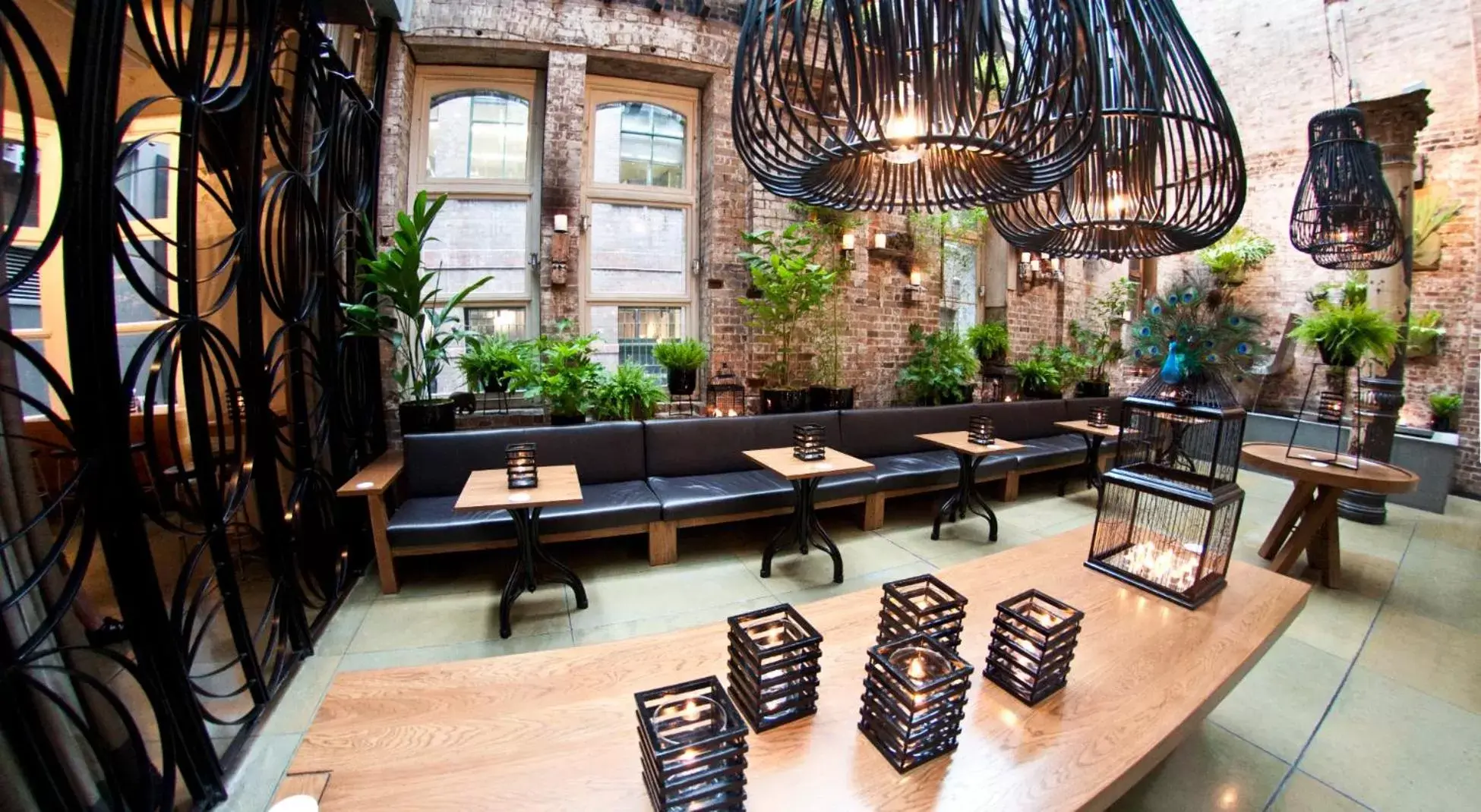 Lounge or bar in Establishment Hotel Lounge or bar in Establishment Hotel