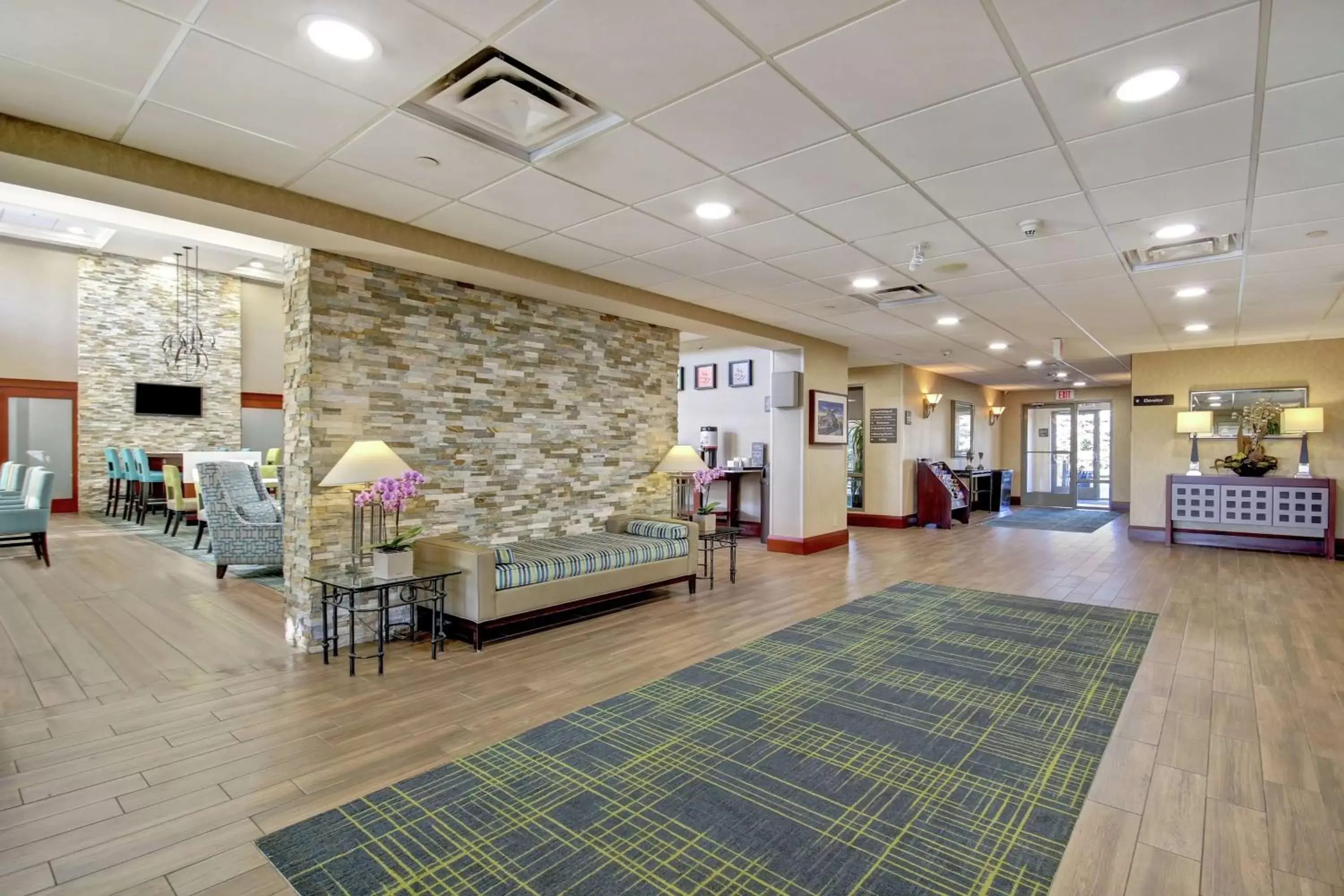 Lobby or reception in Hampton Inn By Hilton & Suites Guelph, Ontario, Canada