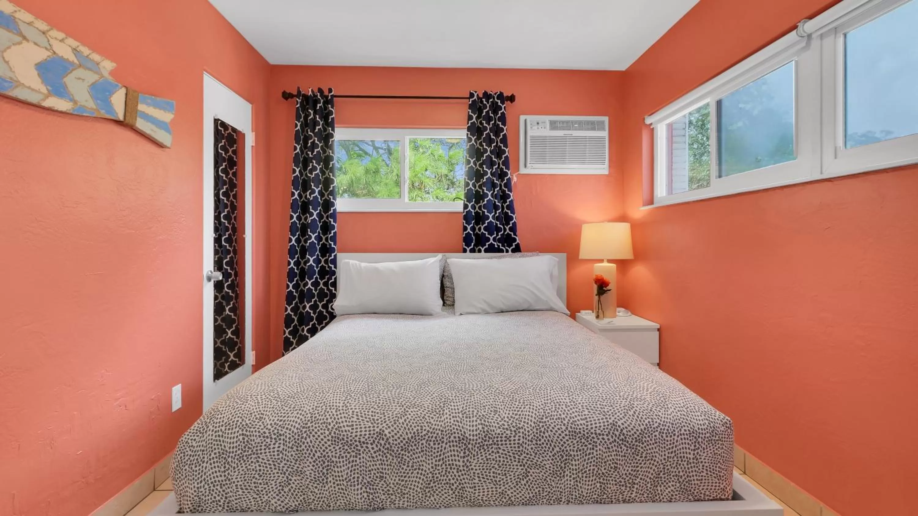 Bedroom, Bed in The Beach House - Treasure Island