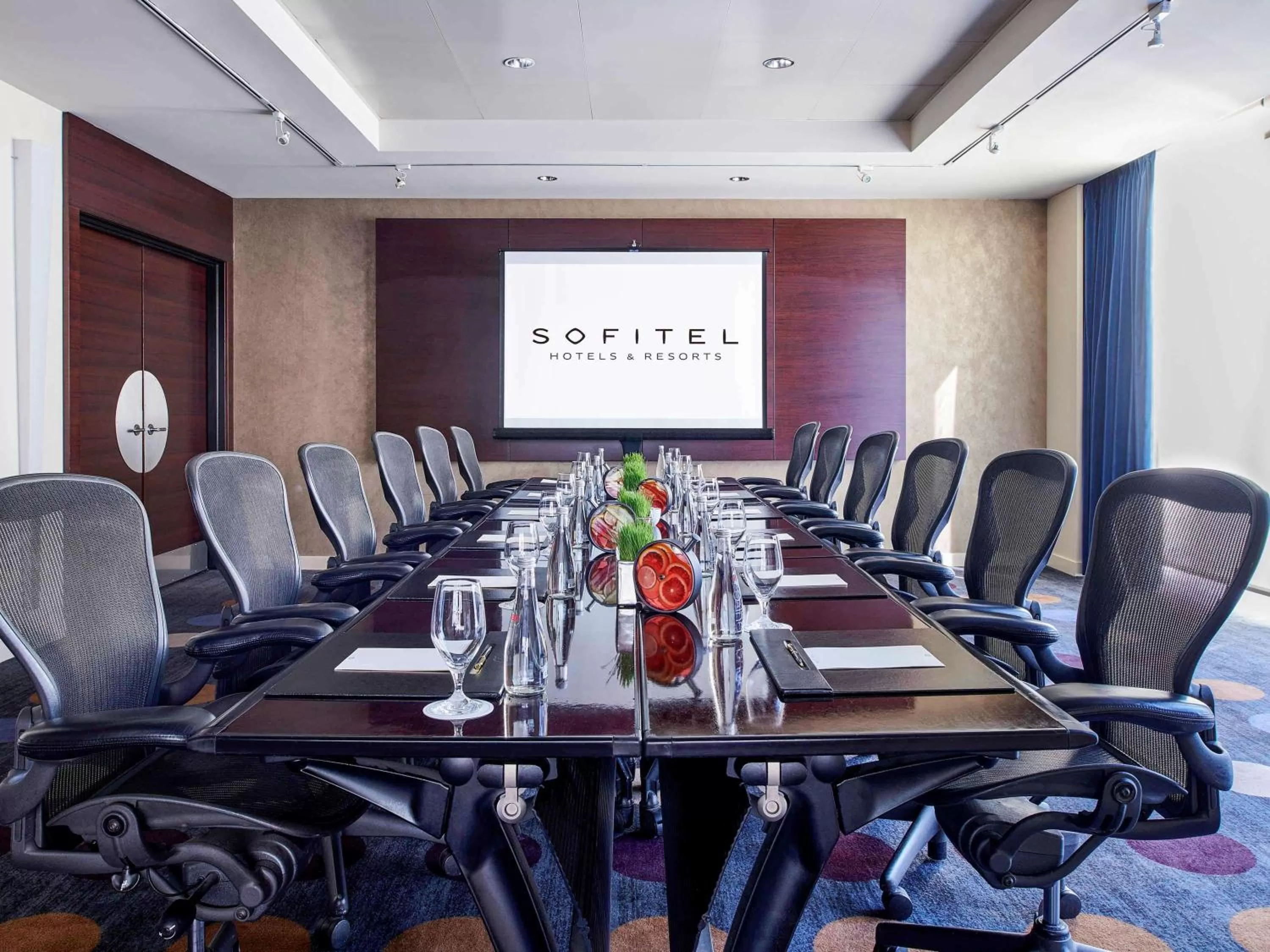 Meeting/conference room in Sofitel Chicago Magnificent Mile