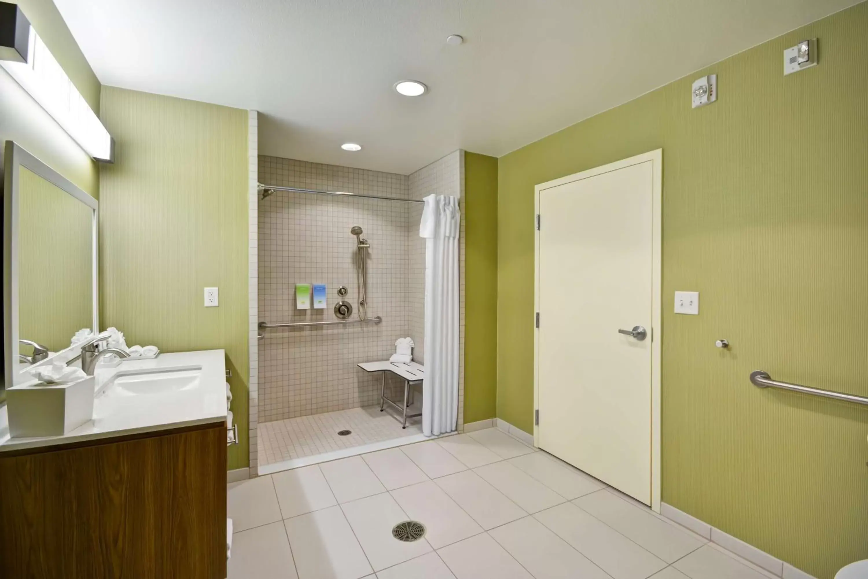 Bathroom in Home2 Suites By Hilton Dallas Addison