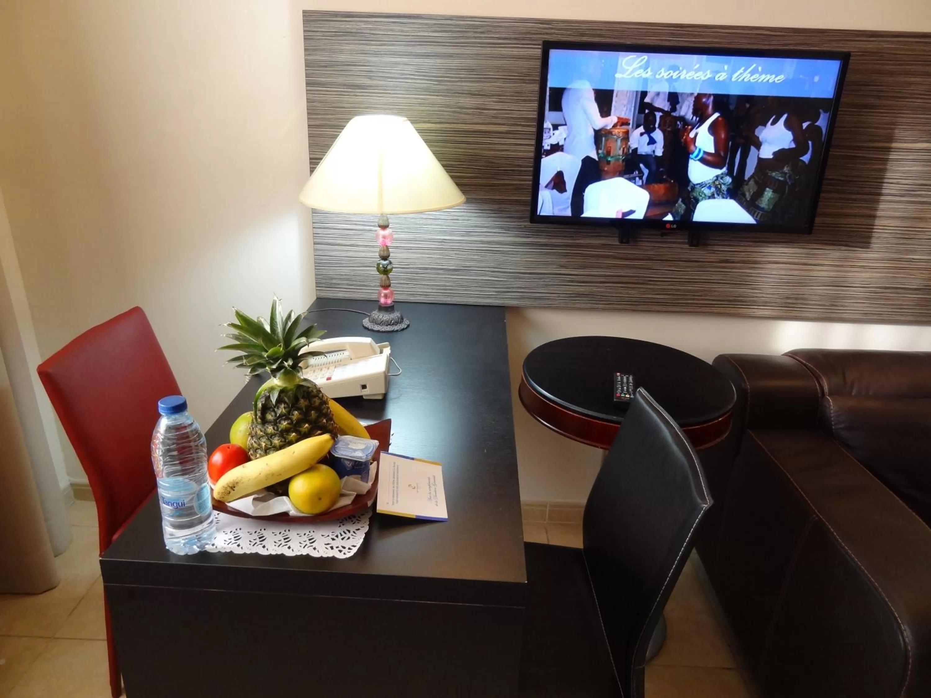 TV and multimedia in Hotel Résidence La Falaise