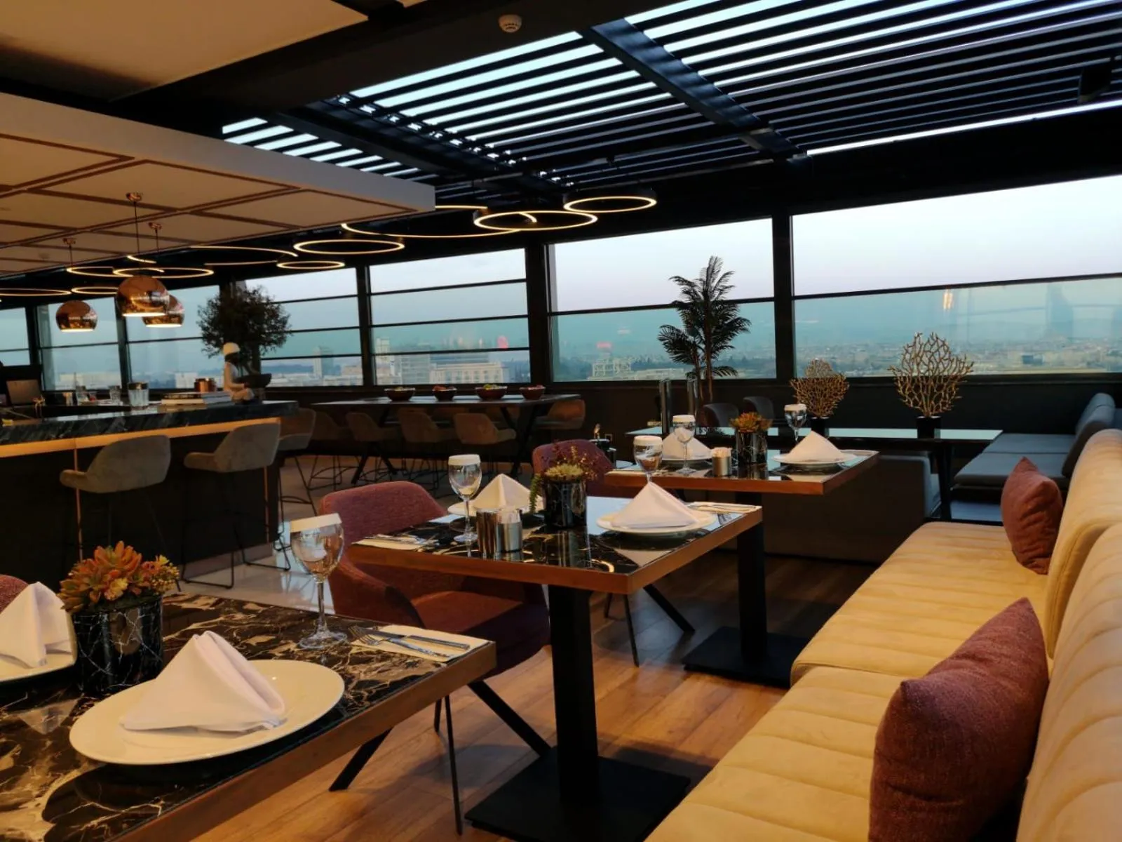 Restaurant/places to eat in Grand Makel Hotel Topkapi