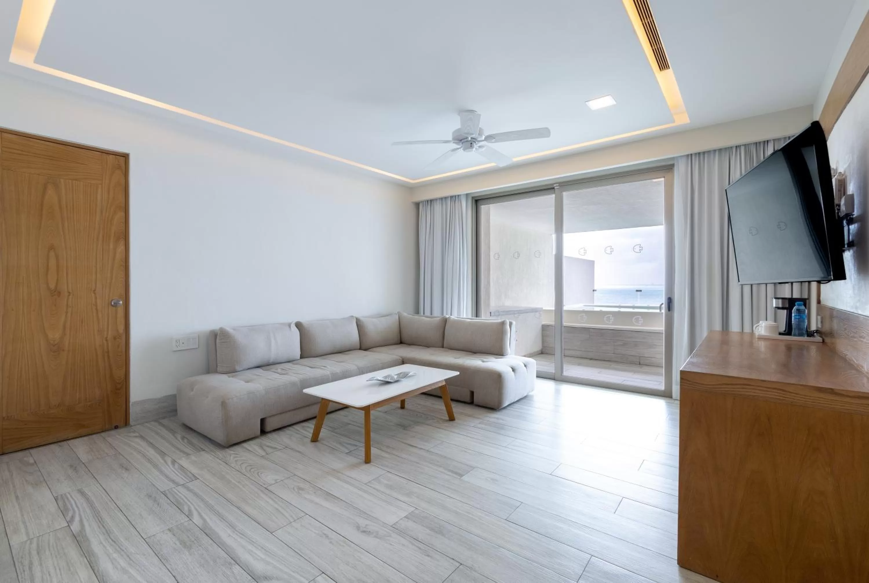 Living room in Izla Beach Front Hotel