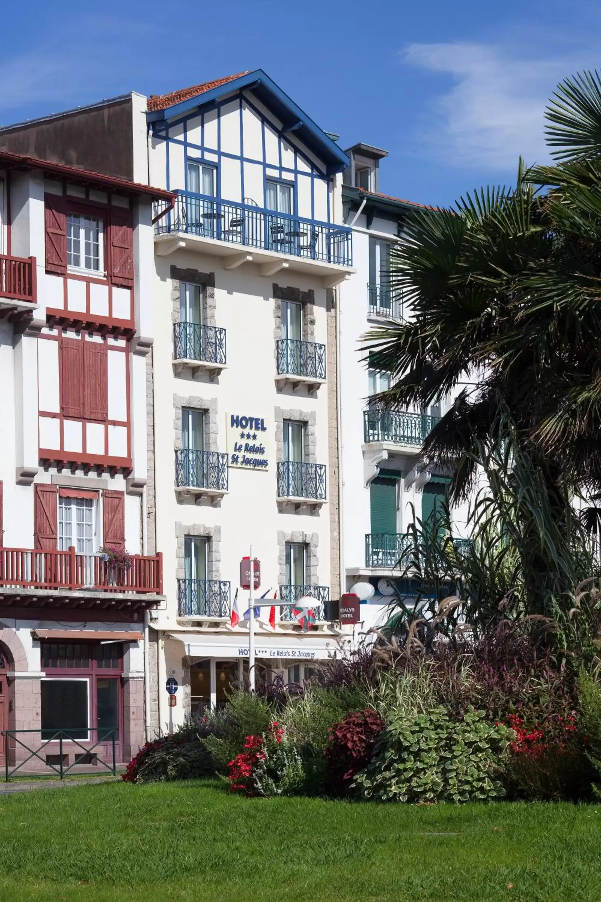 Facade/entrance, Property Building in Hotel Le Relais Saint-Jacques