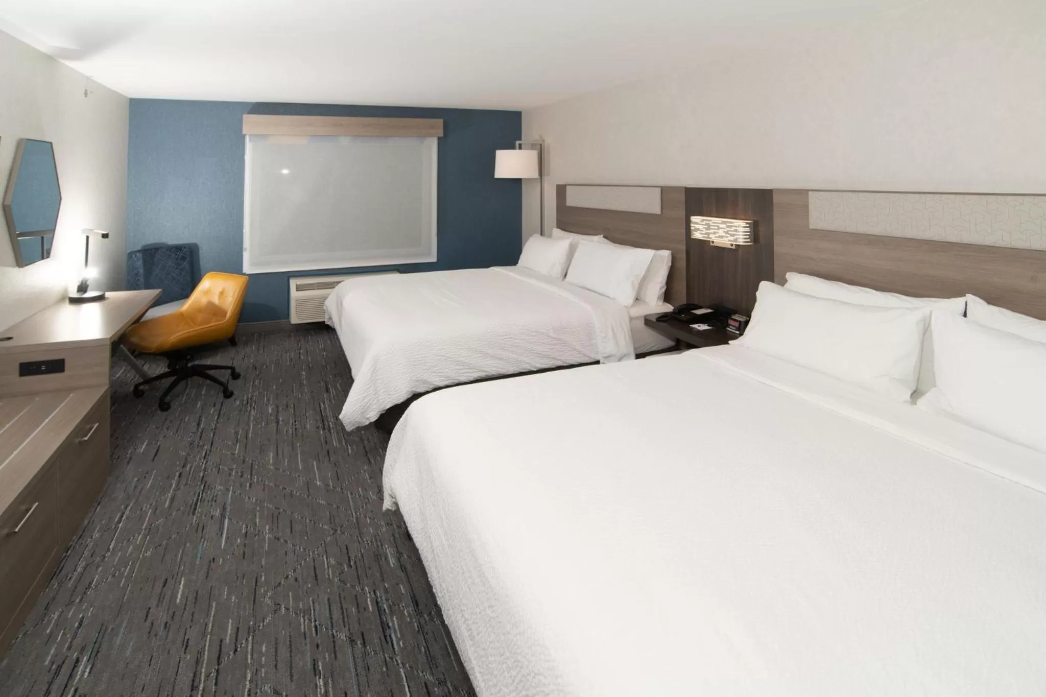 Photo of the whole room, Bed in Holiday Inn Express & Suites - Moose Jaw by IHG