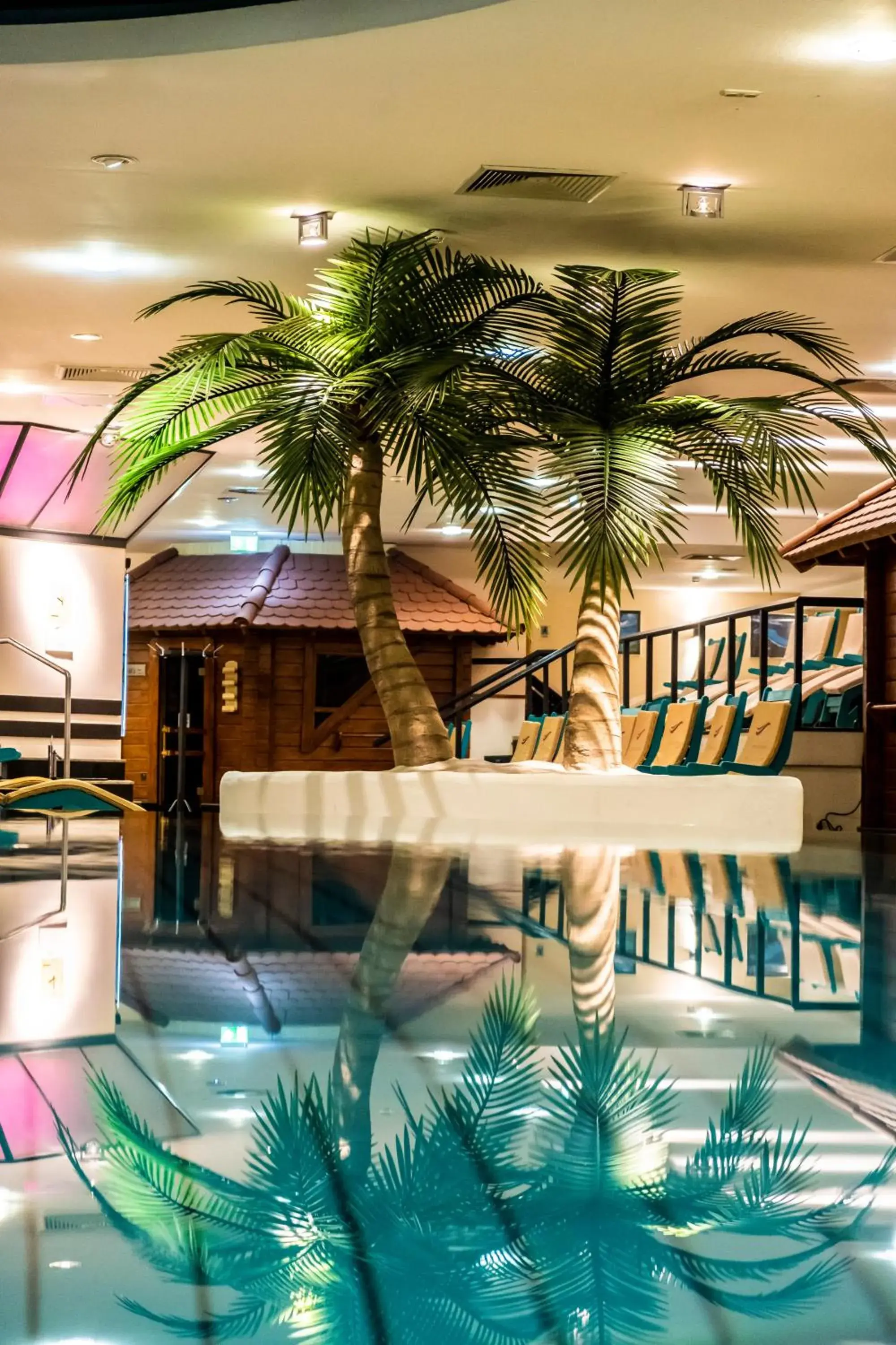 Public Bath, Swimming Pool in Mauritius Hotel & Therme