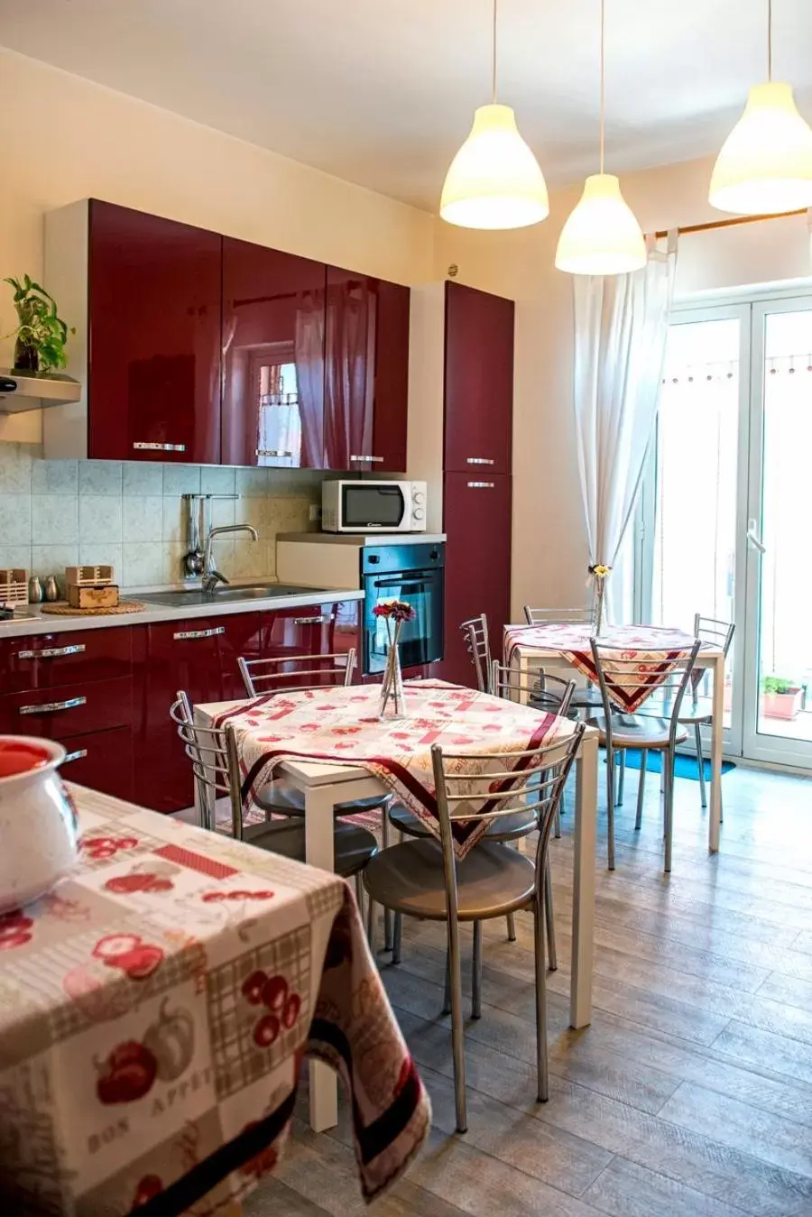 Communal kitchen, Dining Area in B&B Alfio Tomaselli