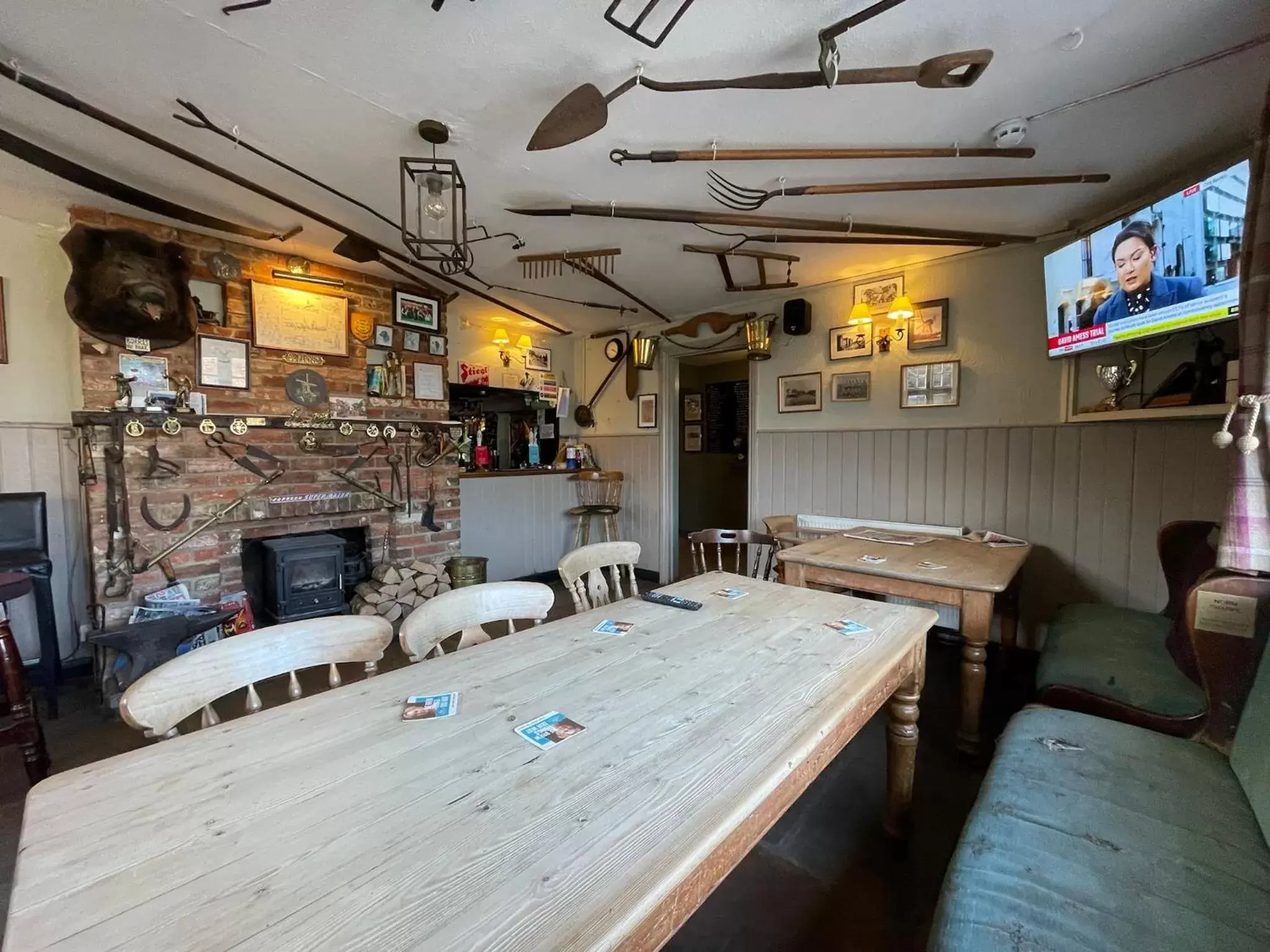 Lounge or bar, Restaurant/Places to Eat in The Windmill Inn