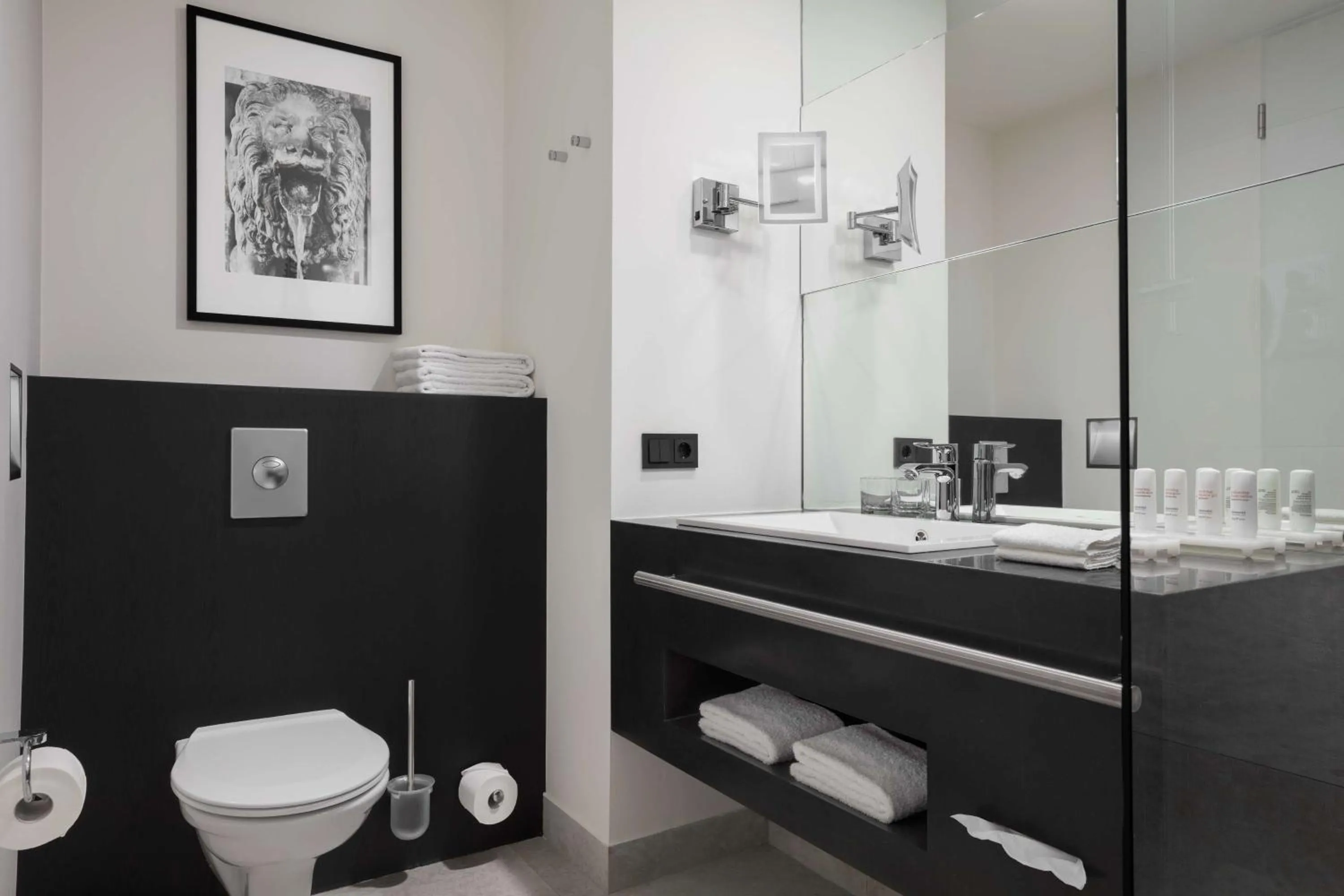 Bathroom in Radisson Blu Hotel Köln