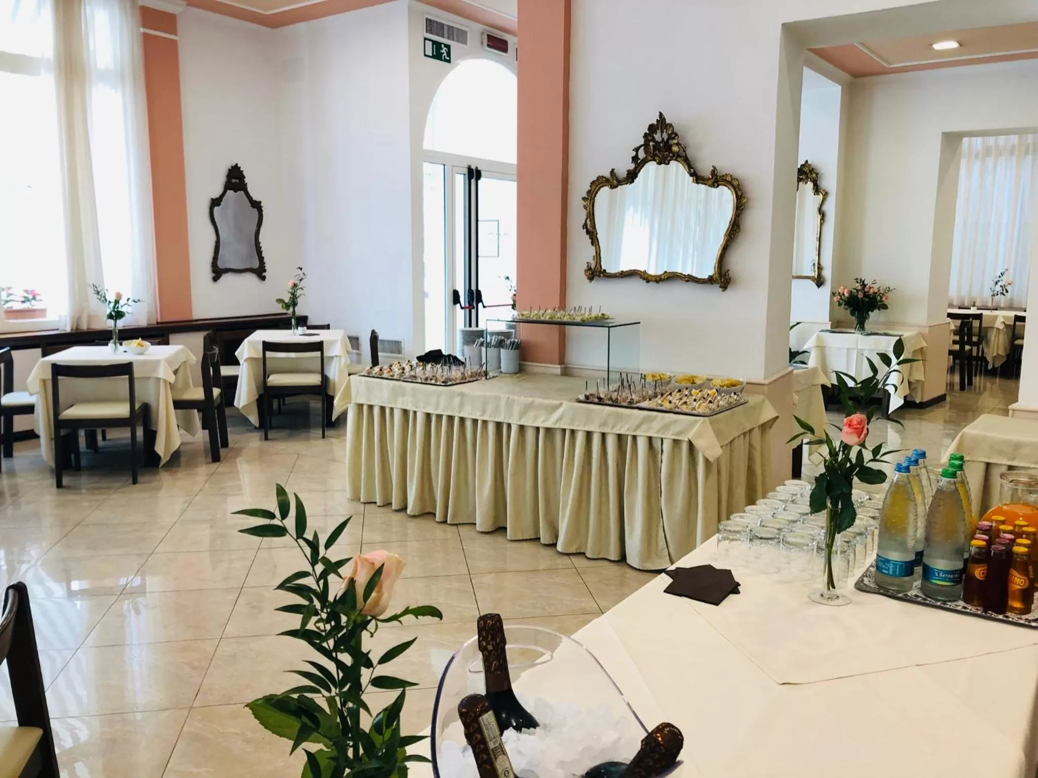 Restaurant/places to eat in Hotel Eletto