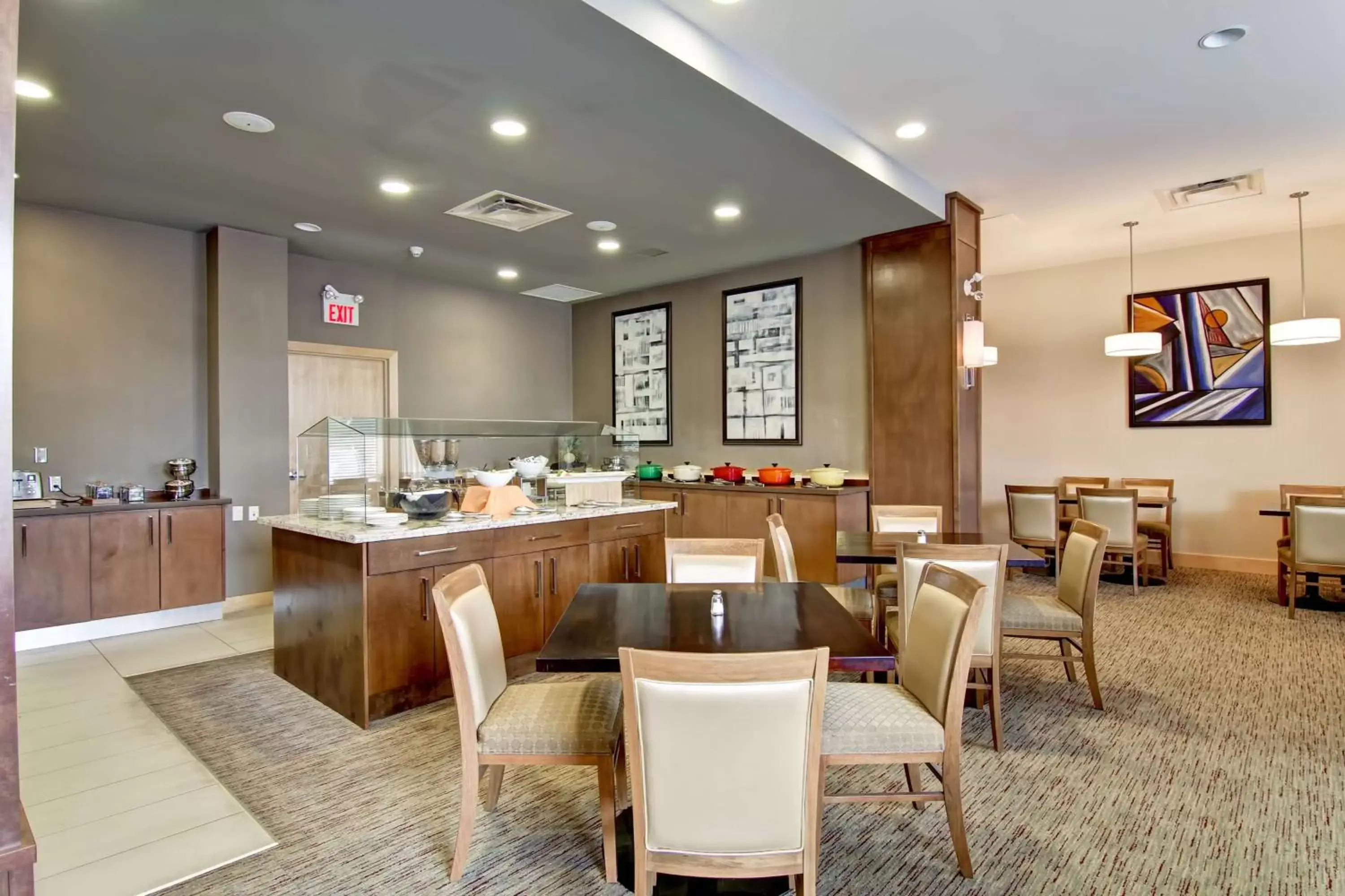 Dining area, Restaurant/Places to Eat in DoubleTree by Hilton - Kamloops