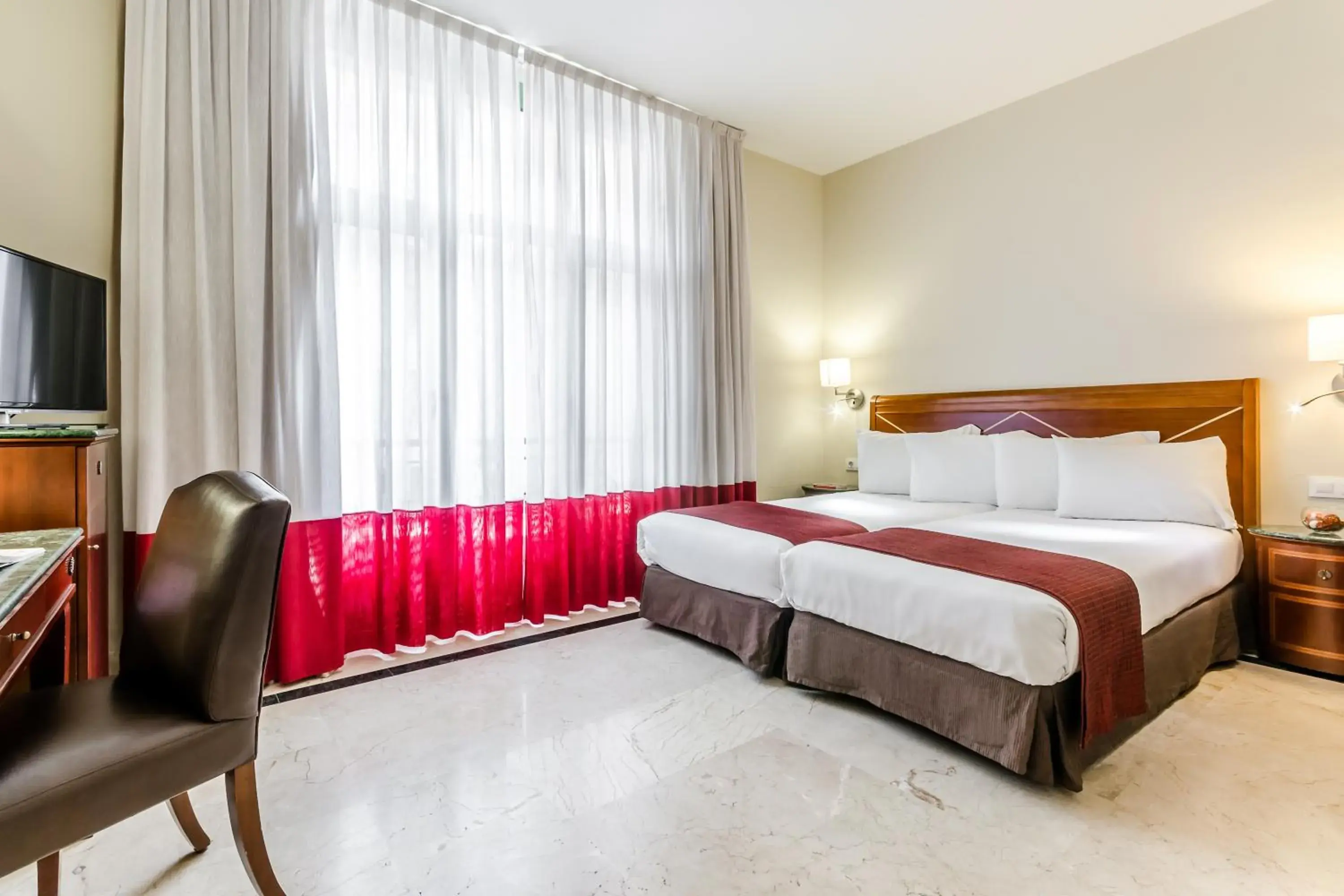 Bed, Room Photo in Exe Laietana Palace