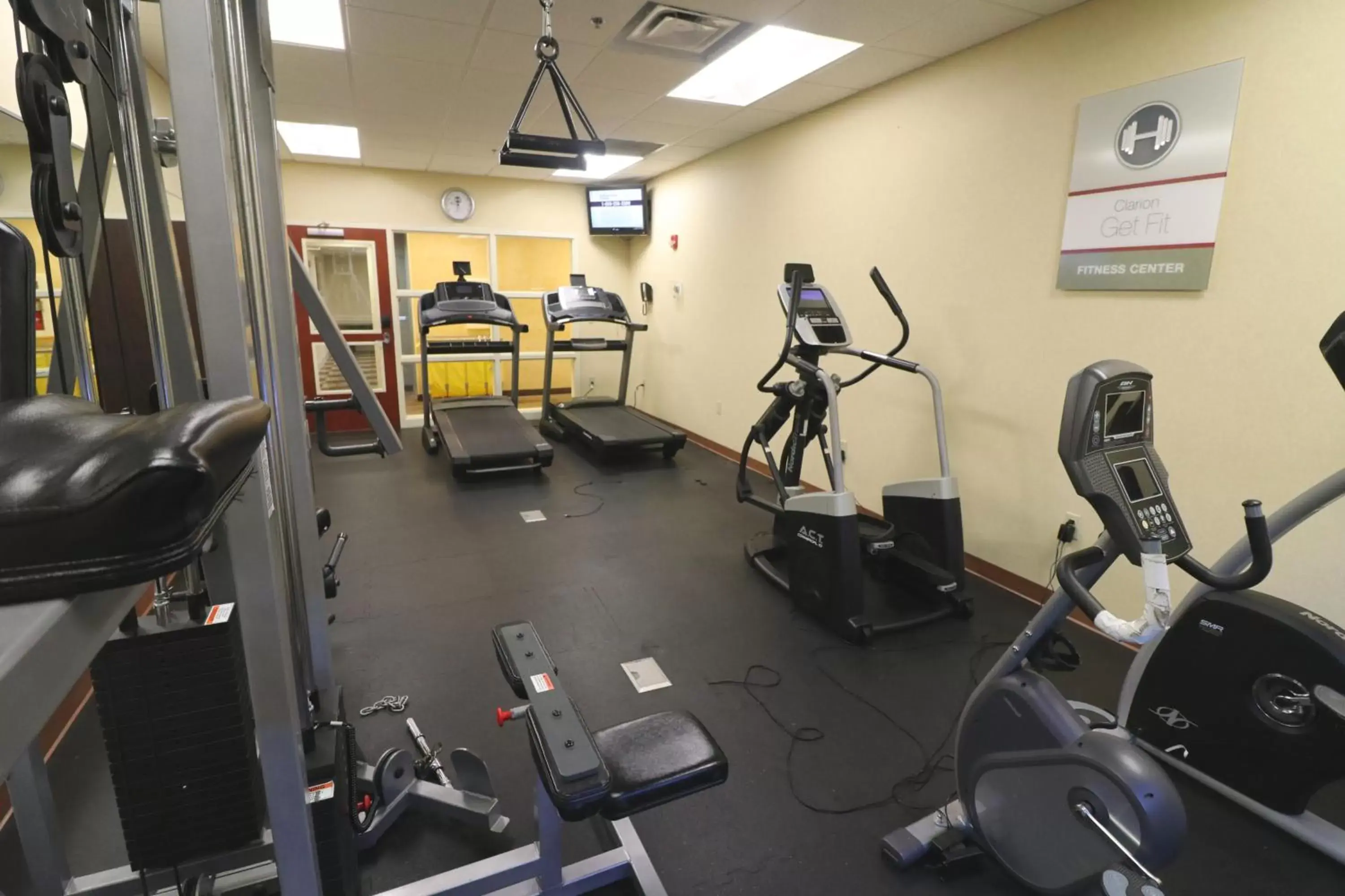 Fitness centre/facilities, Fitness Center/Facilities in Clarion Inn Near Island Drive